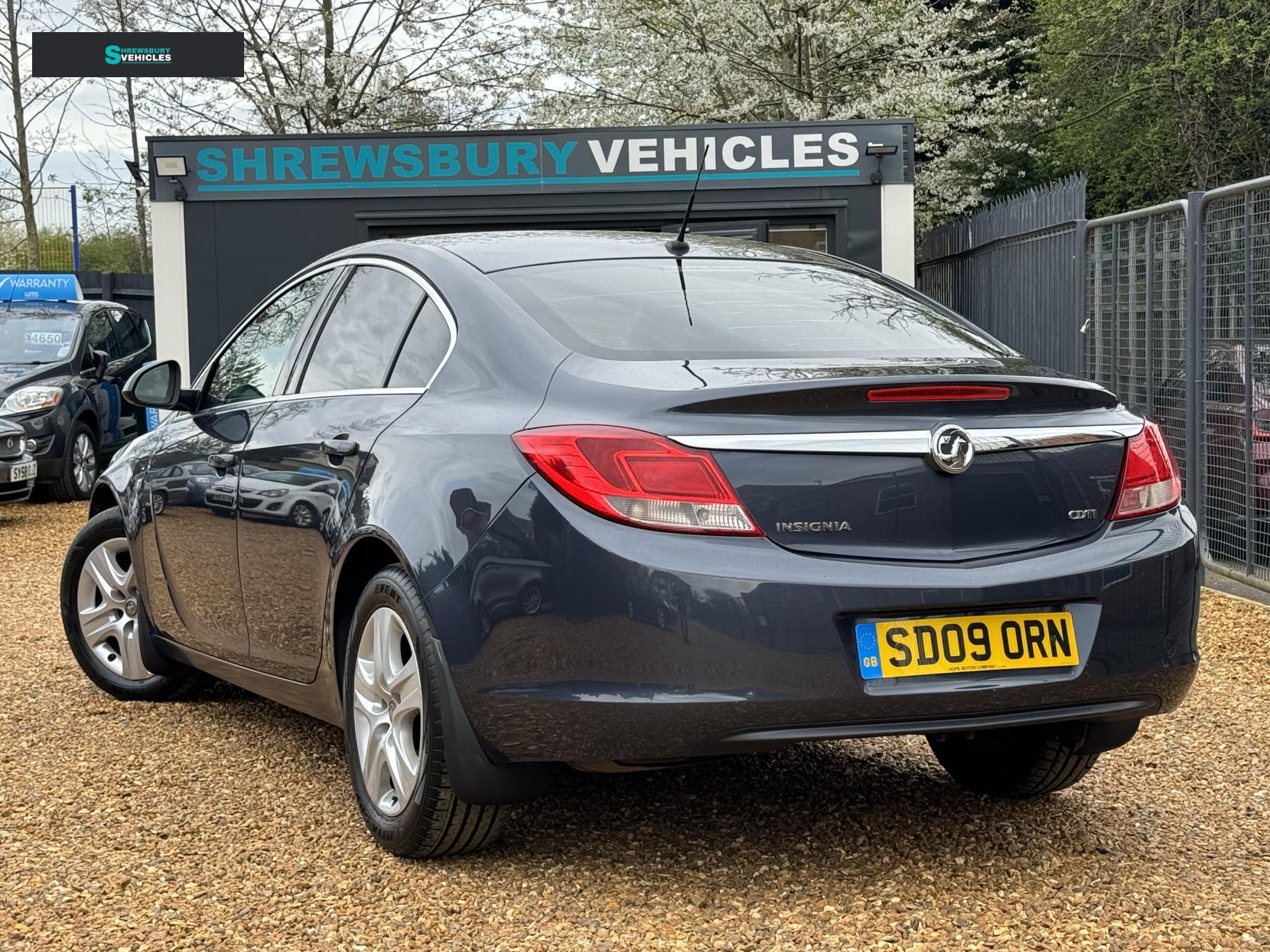 Vauxhall Insignia 2.0 CDTi Exclusiv Saloon 4dr Diesel Manual Euro 5 (160 ps)