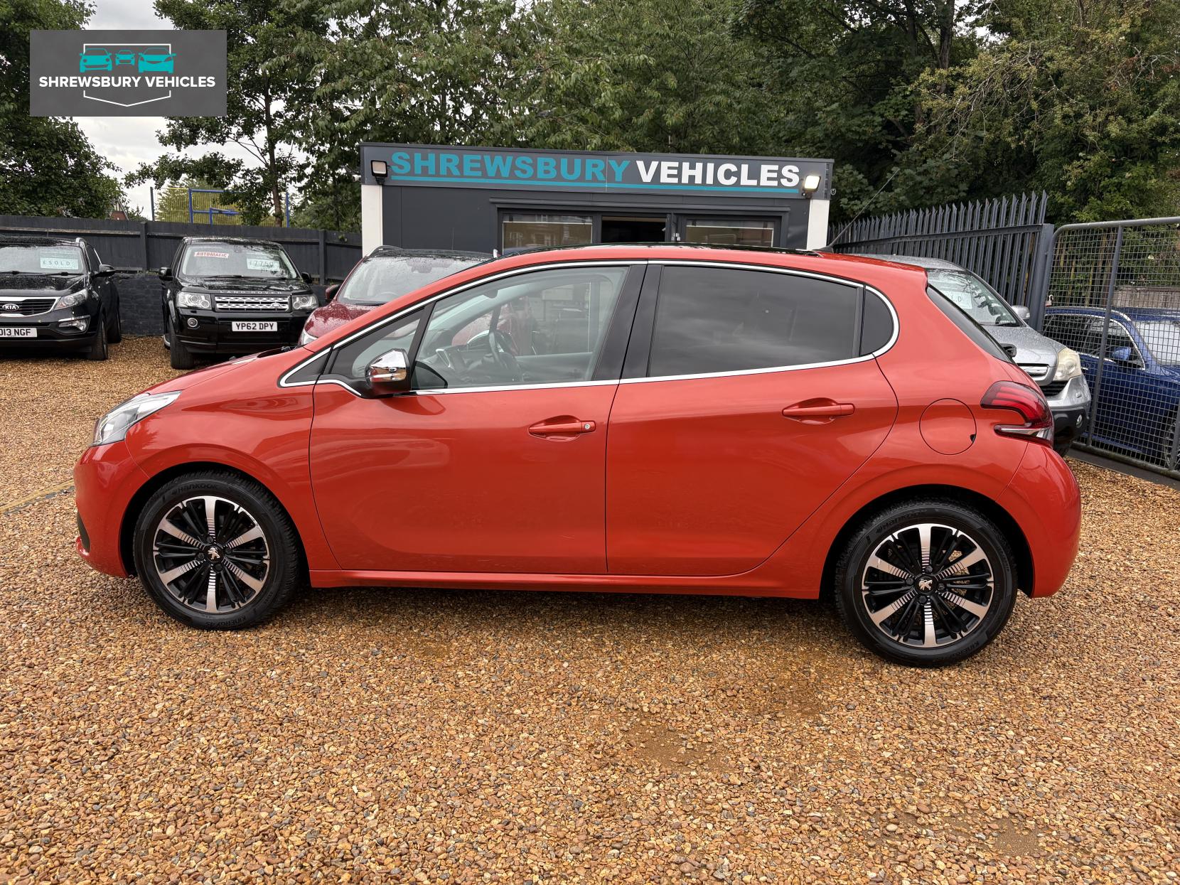 Peugeot 208 1.2 PureTech Allure Premium Hatchback 5dr Petrol Manual Euro 6 (s/s) (82 ps)