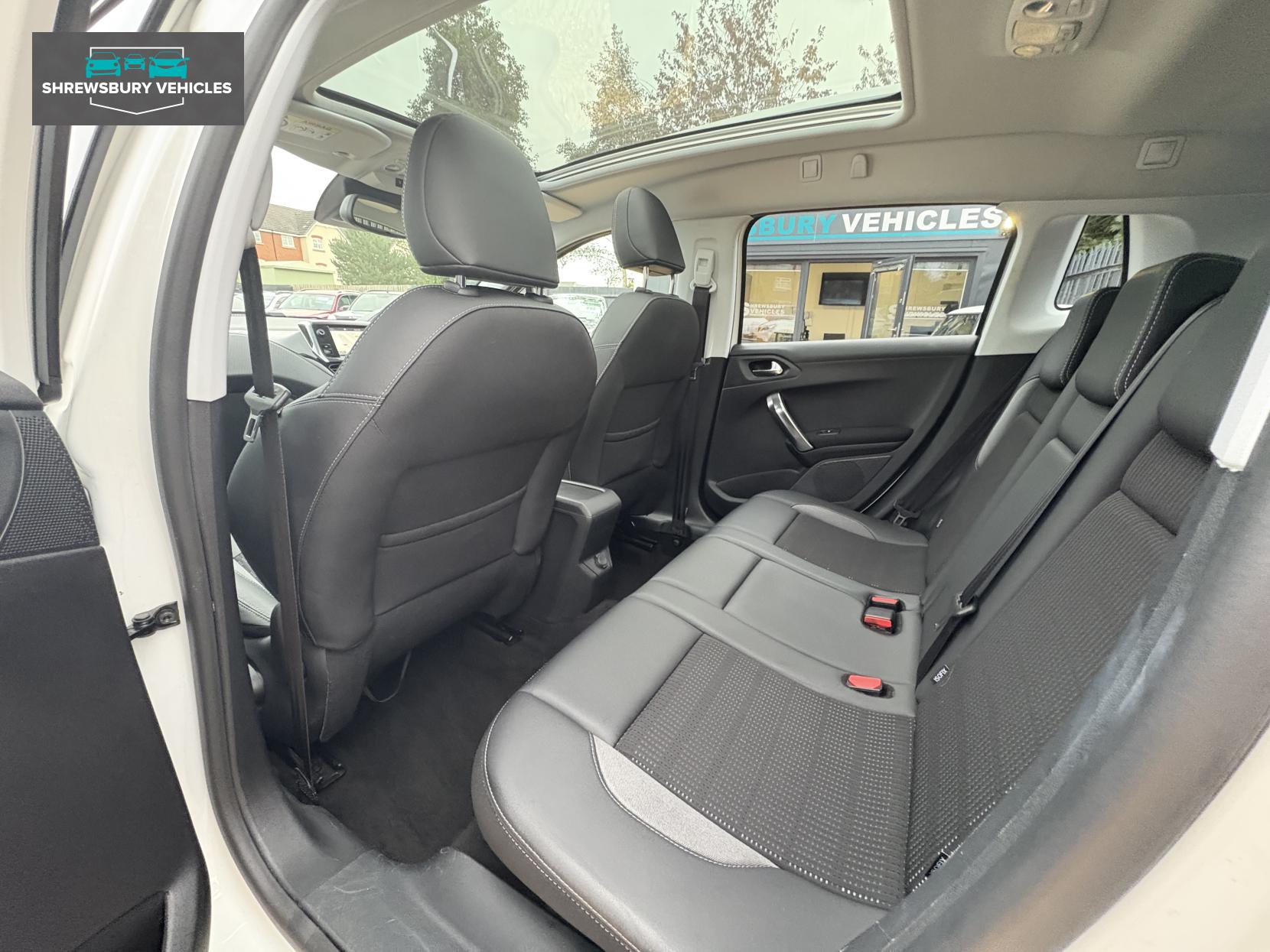 Peugeot 2008 1.2 PureTech Allure Premium SUV 5dr Petrol Manual Euro 6 (82 ps)