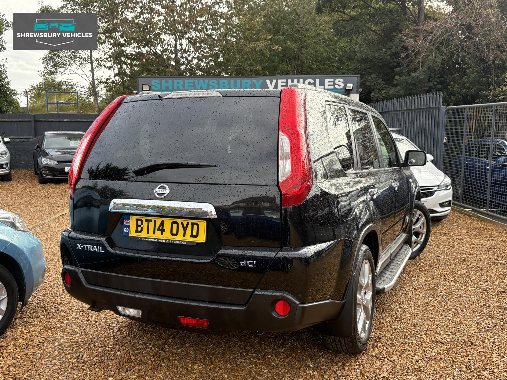 Nissan X-Trail 2.0 dCi Tekna SUV 5dr Diesel Auto 4WD Euro 5 (AVM) (150 ps)