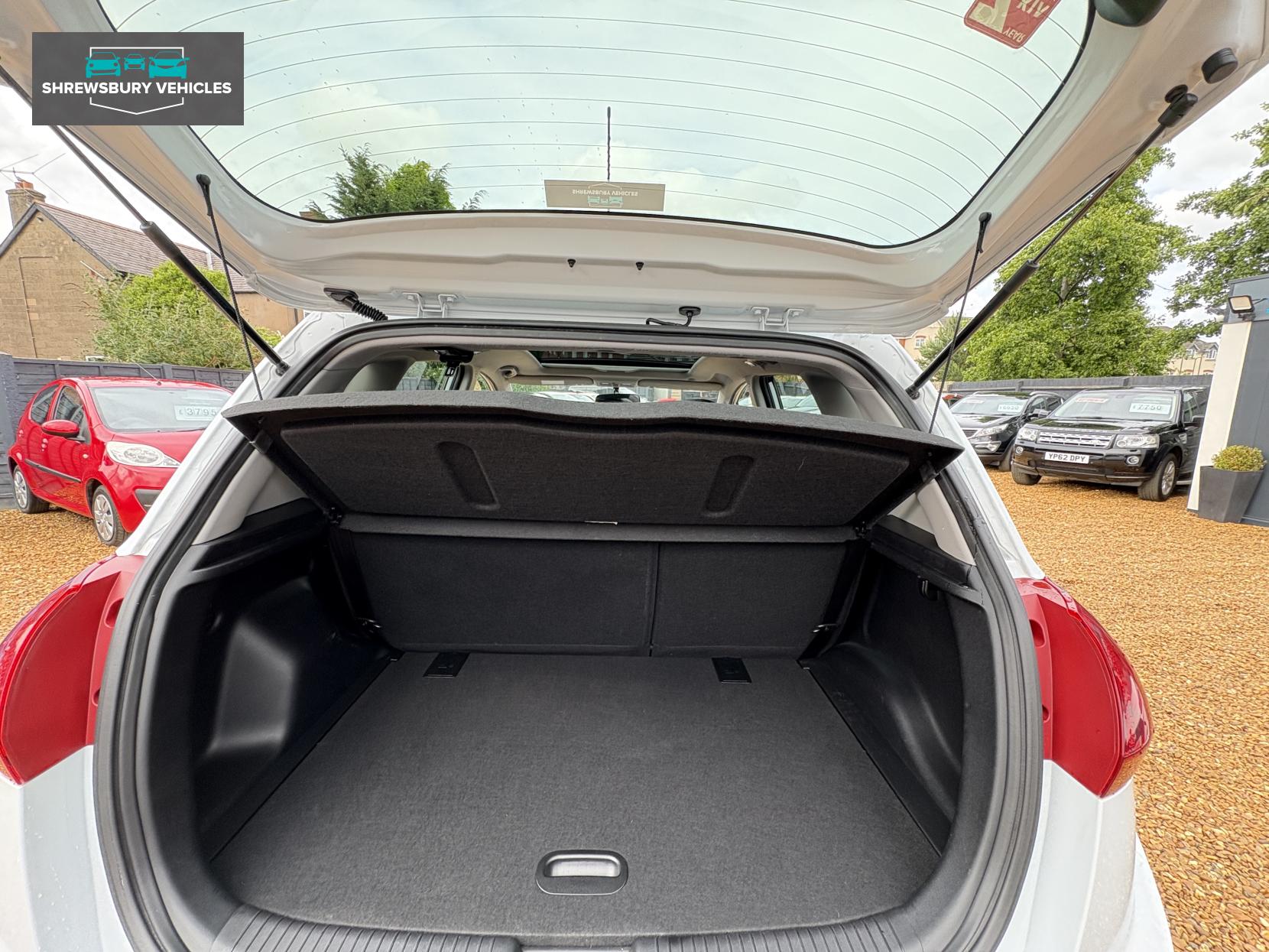 Kia Venga 1.6 4 MPV 5dr Petrol Auto Euro 6 (123 bhp)