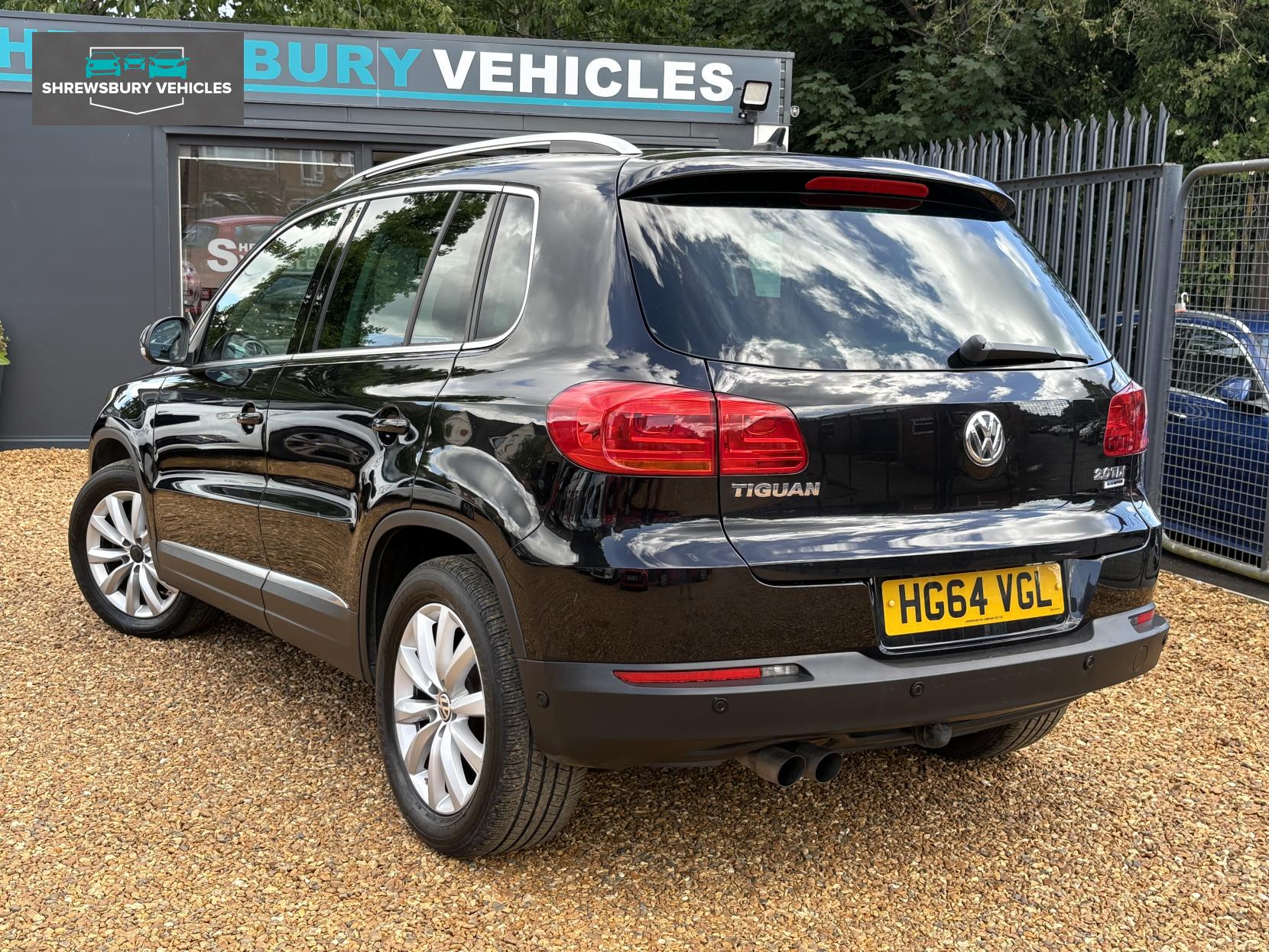 Volkswagen Tiguan 2.0 TDI BlueMotion Tech Match SUV 5dr Diesel Manual 2WD Euro 5 (s/s) (140 ps)