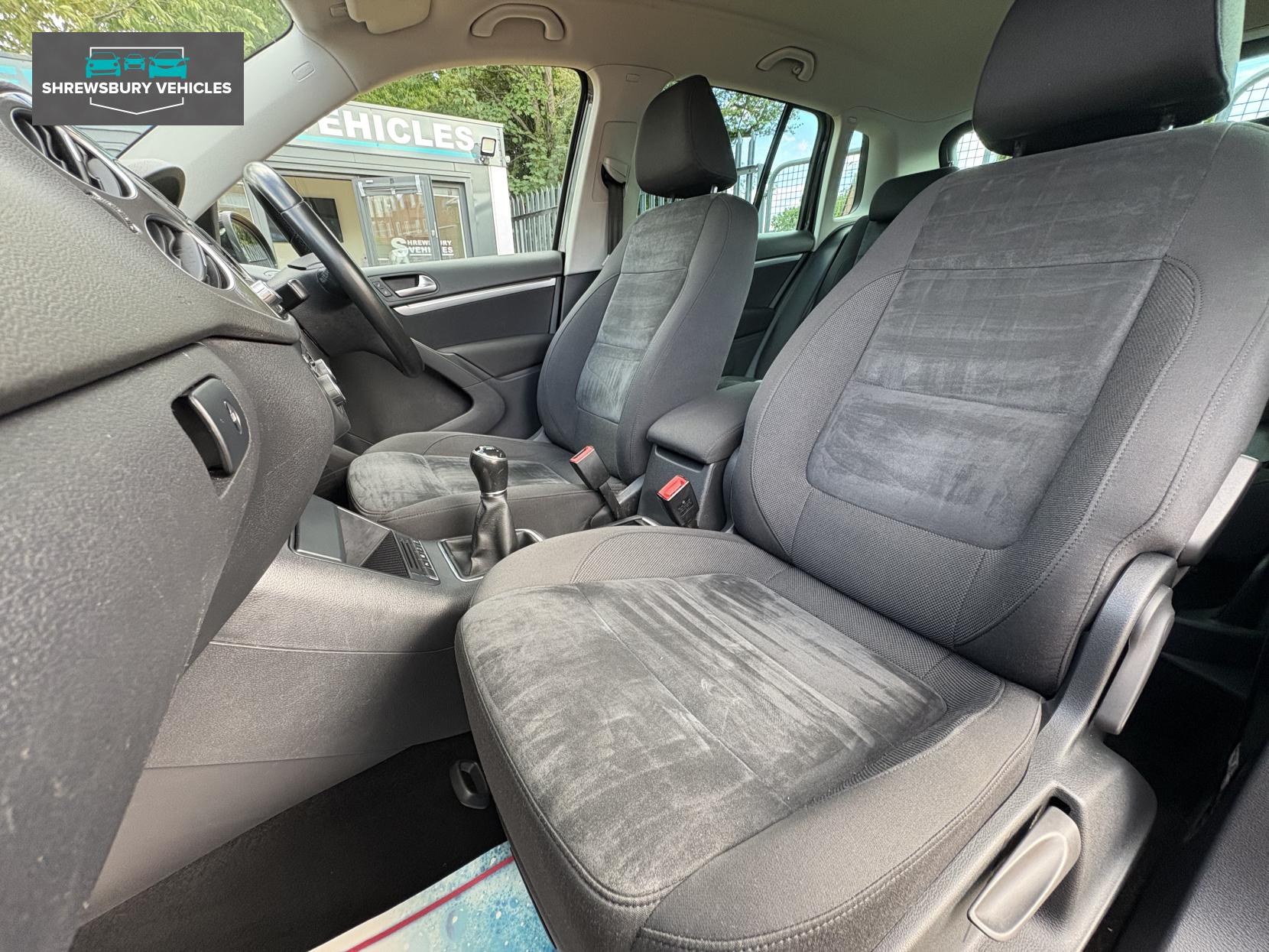 Volkswagen Tiguan 2.0 TDI BlueMotion Tech Match SUV 5dr Diesel Manual 2WD Euro 5 (s/s) (140 ps)