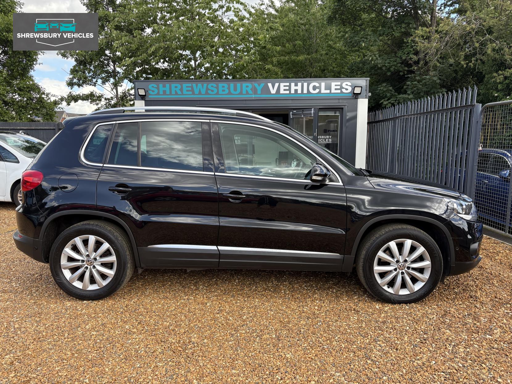 Volkswagen Tiguan 2.0 TDI BlueMotion Tech Match SUV 5dr Diesel Manual 2WD Euro 5 (s/s) (140 ps)