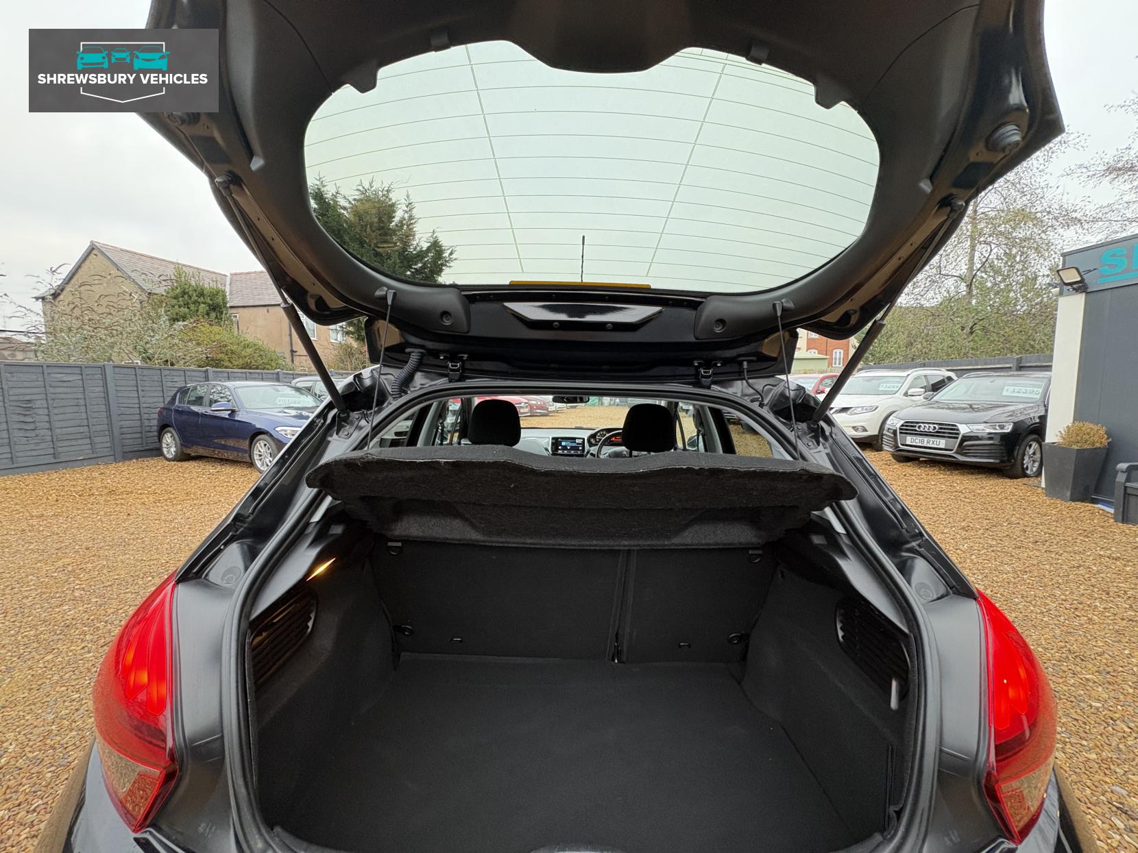 Peugeot 208 1.2 PureTech Tech Edition Hatchback 5dr Petrol Manual Euro 6 (s/s) (82 ps)