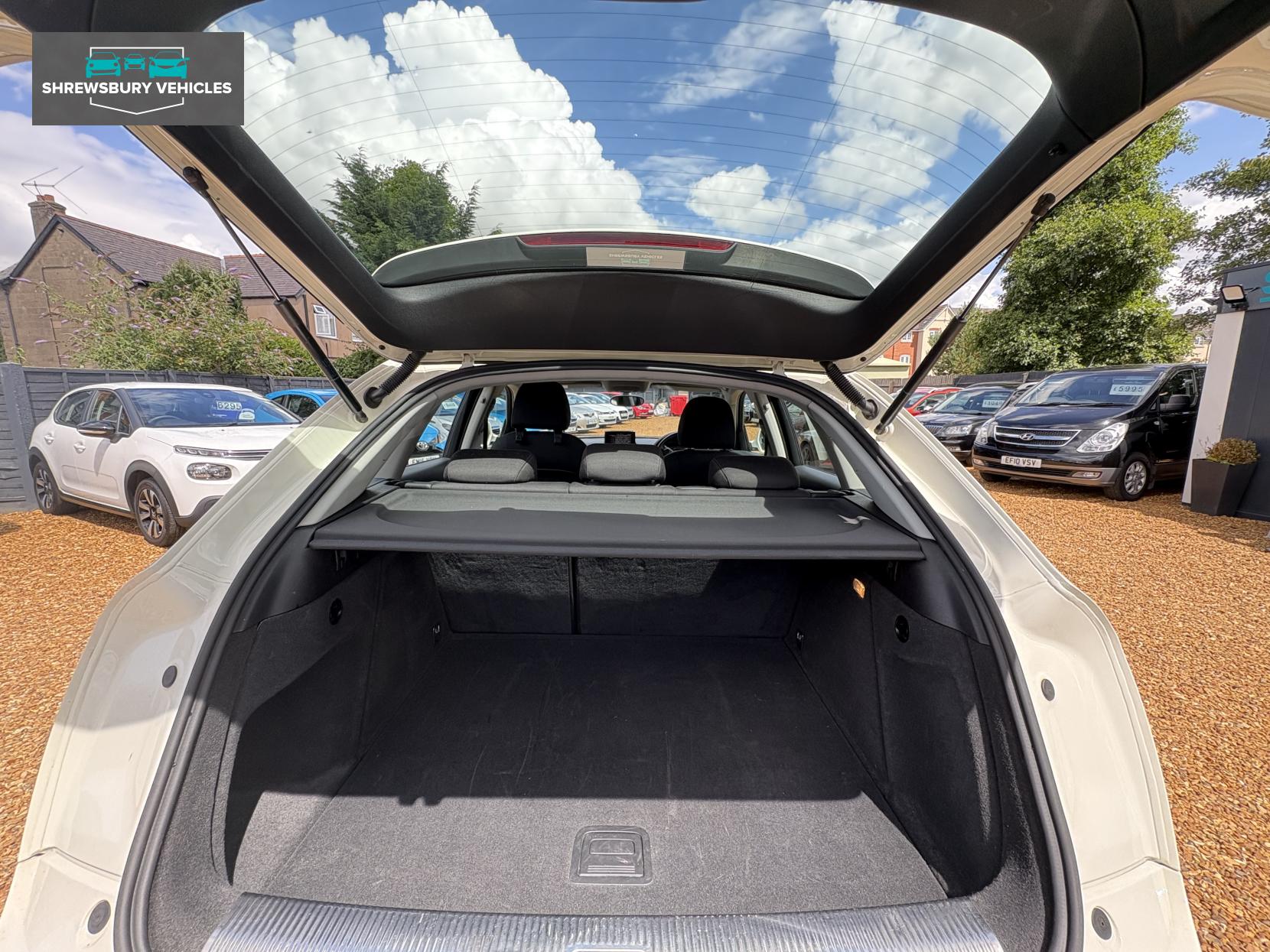 Audi Q3 2.0 TDI SE SUV 5dr Diesel Manual Euro 5 (s/s) (140 ps)