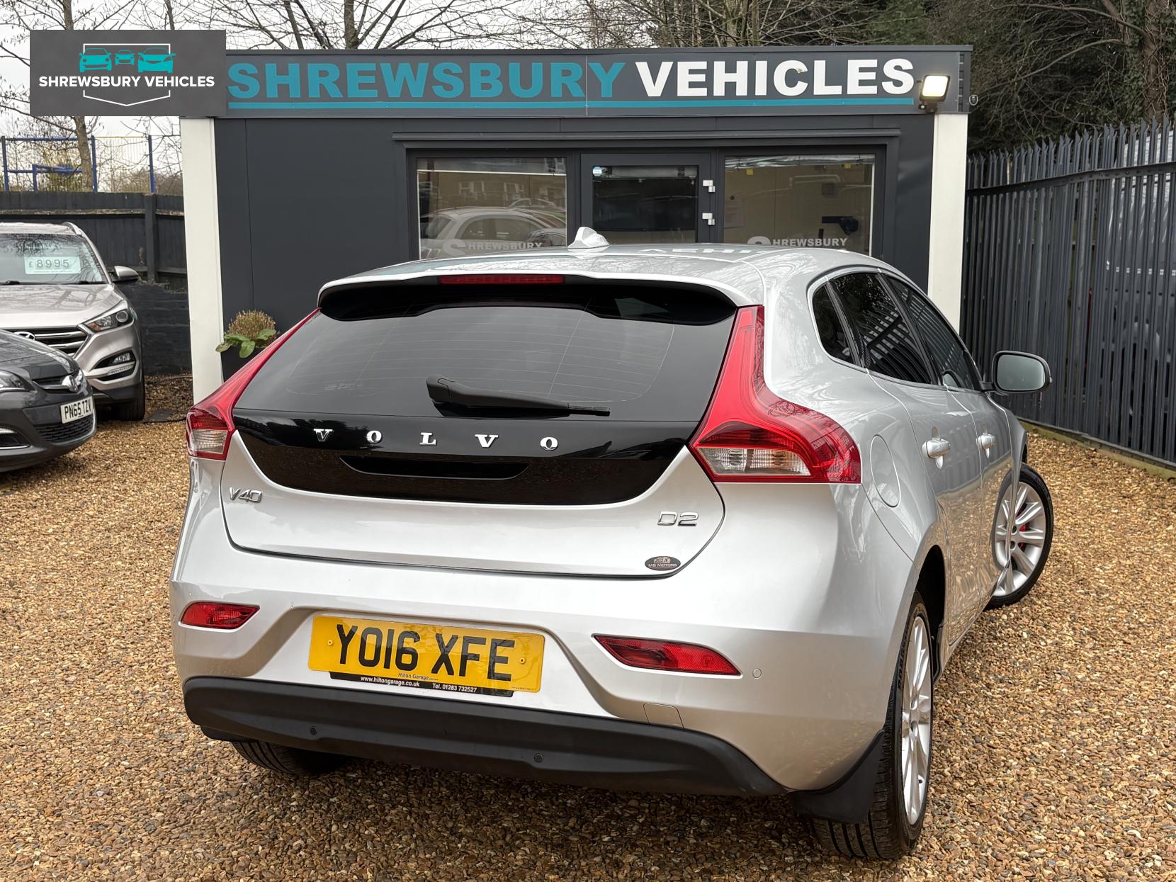 Volvo V40 2.0 D2 SE Lux Nav Hatchback 5dr Diesel Auto Euro 6 (s/s) (120 ps)