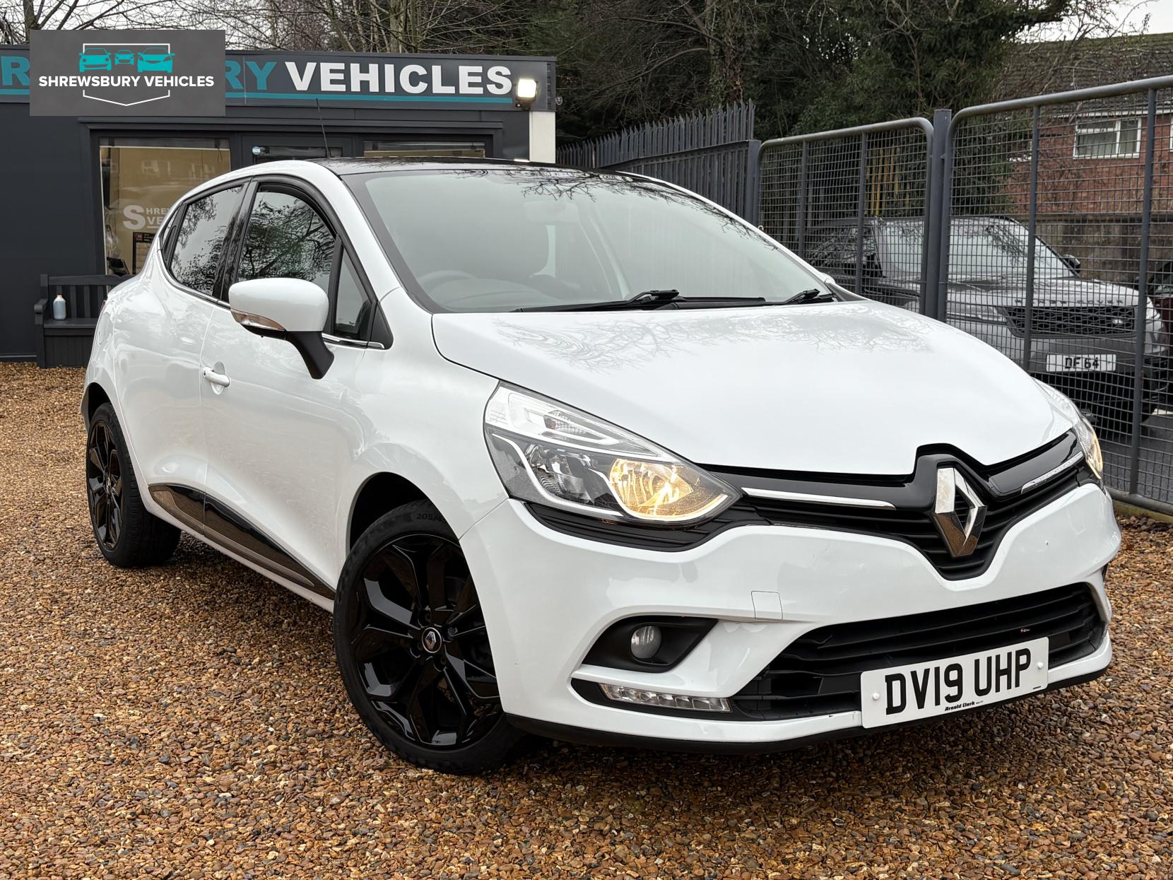 Renault Clio 0.9 TCe Iconic Hatchback 5dr Petrol Manual Euro 6 (s/s) (75 ps)