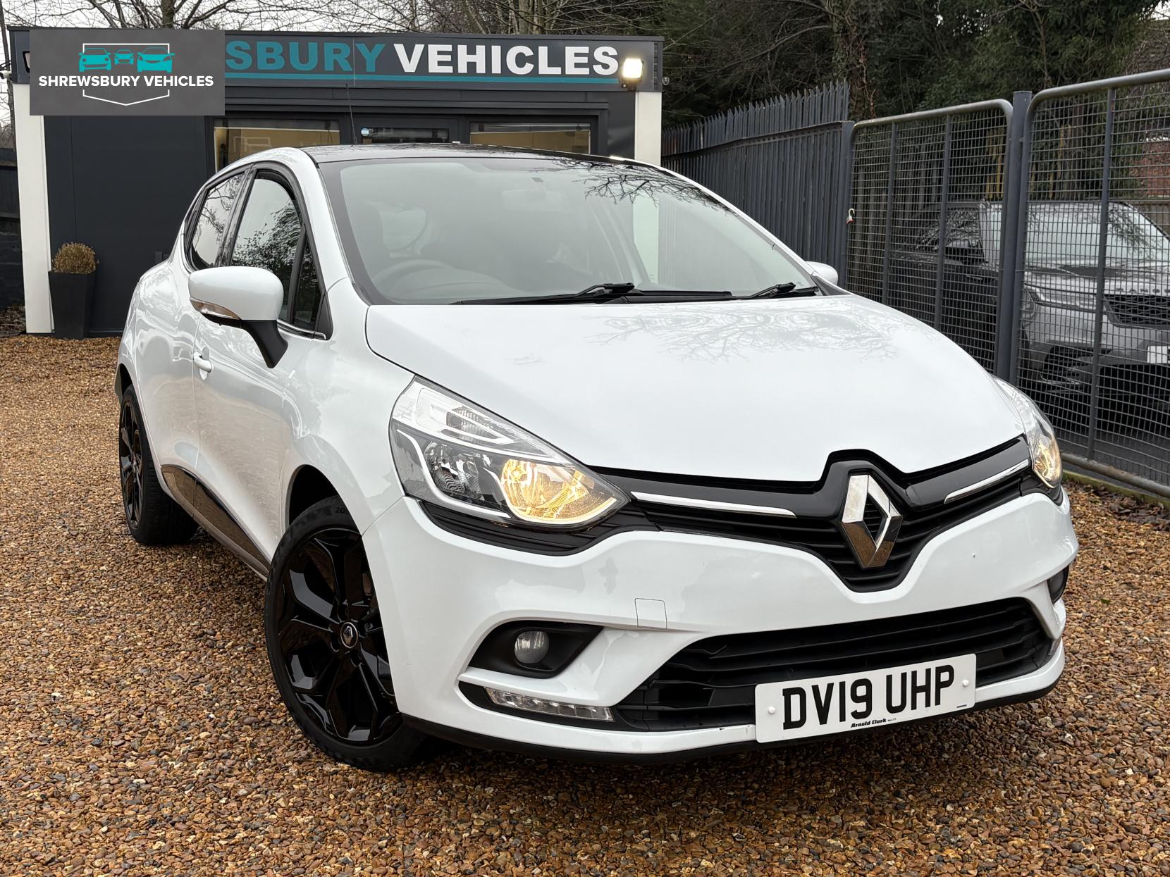 Renault Clio 0.9 TCe Iconic Hatchback 5dr Petrol Manual Euro 6 (s/s) (75 ps)