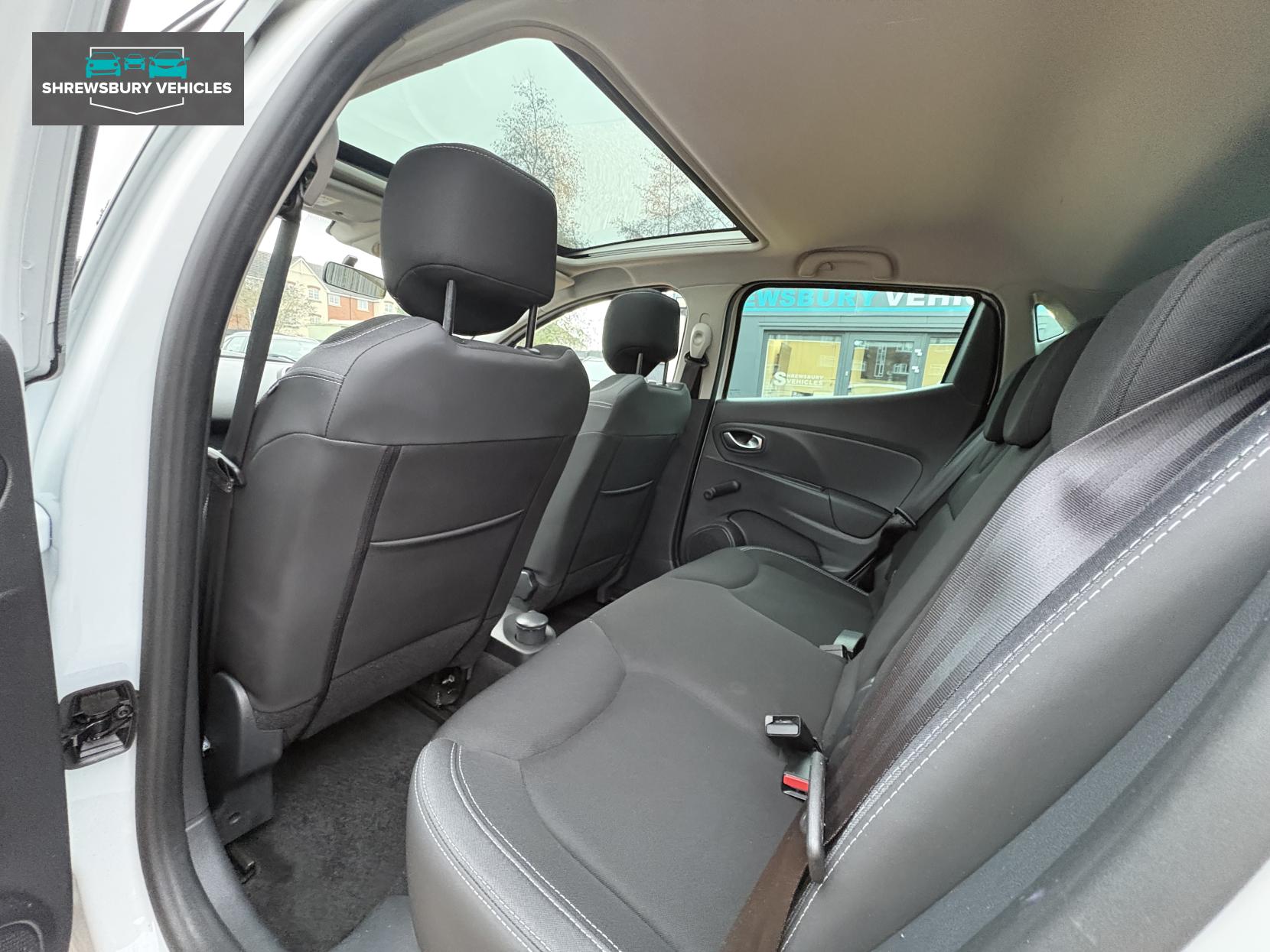 Renault Clio 0.9 TCe Iconic Hatchback 5dr Petrol Manual Euro 6 (s/s) (75 ps)