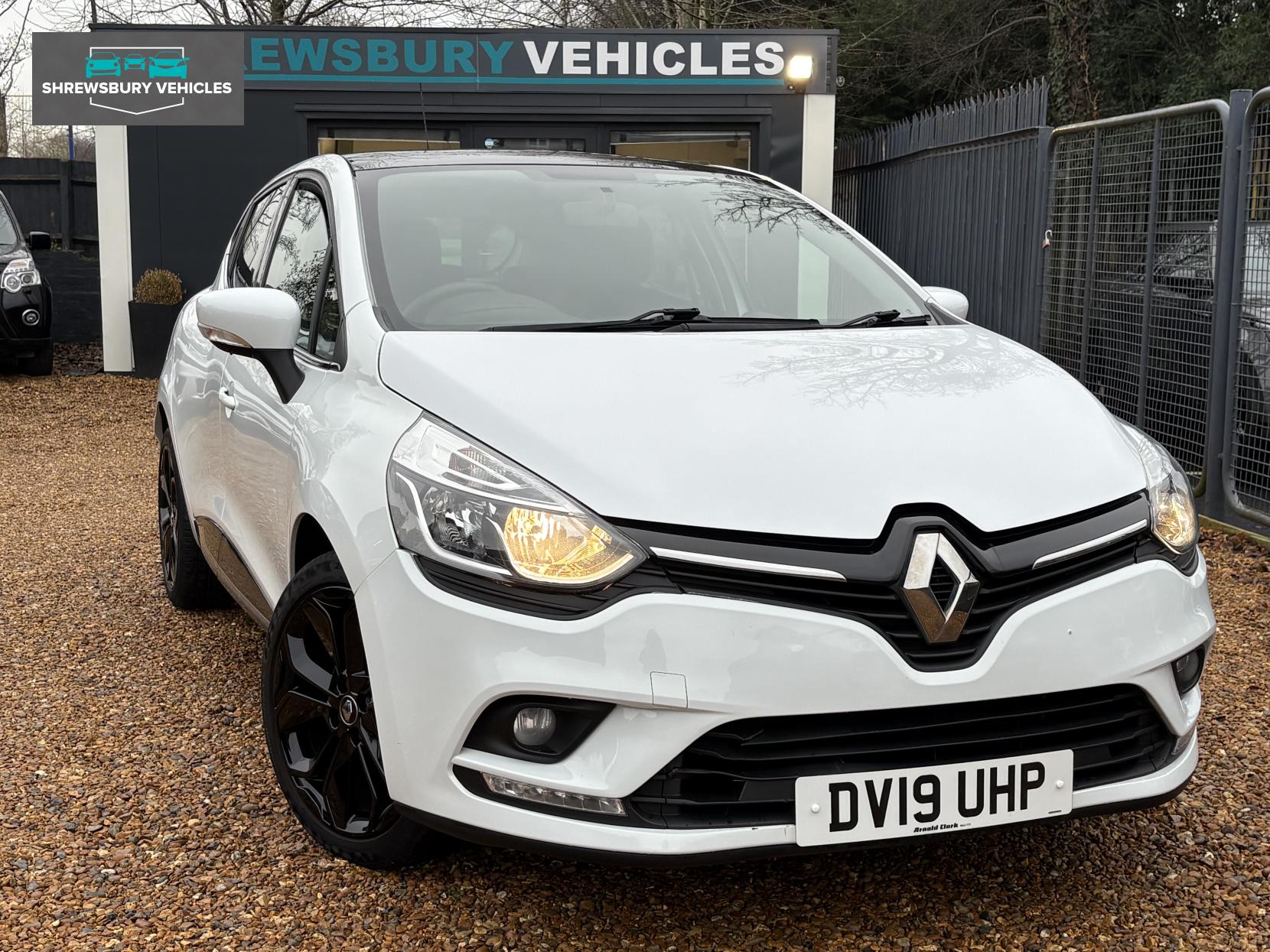 Renault Clio 0.9 TCe Iconic Hatchback 5dr Petrol Manual Euro 6 (s/s) (75 ps)