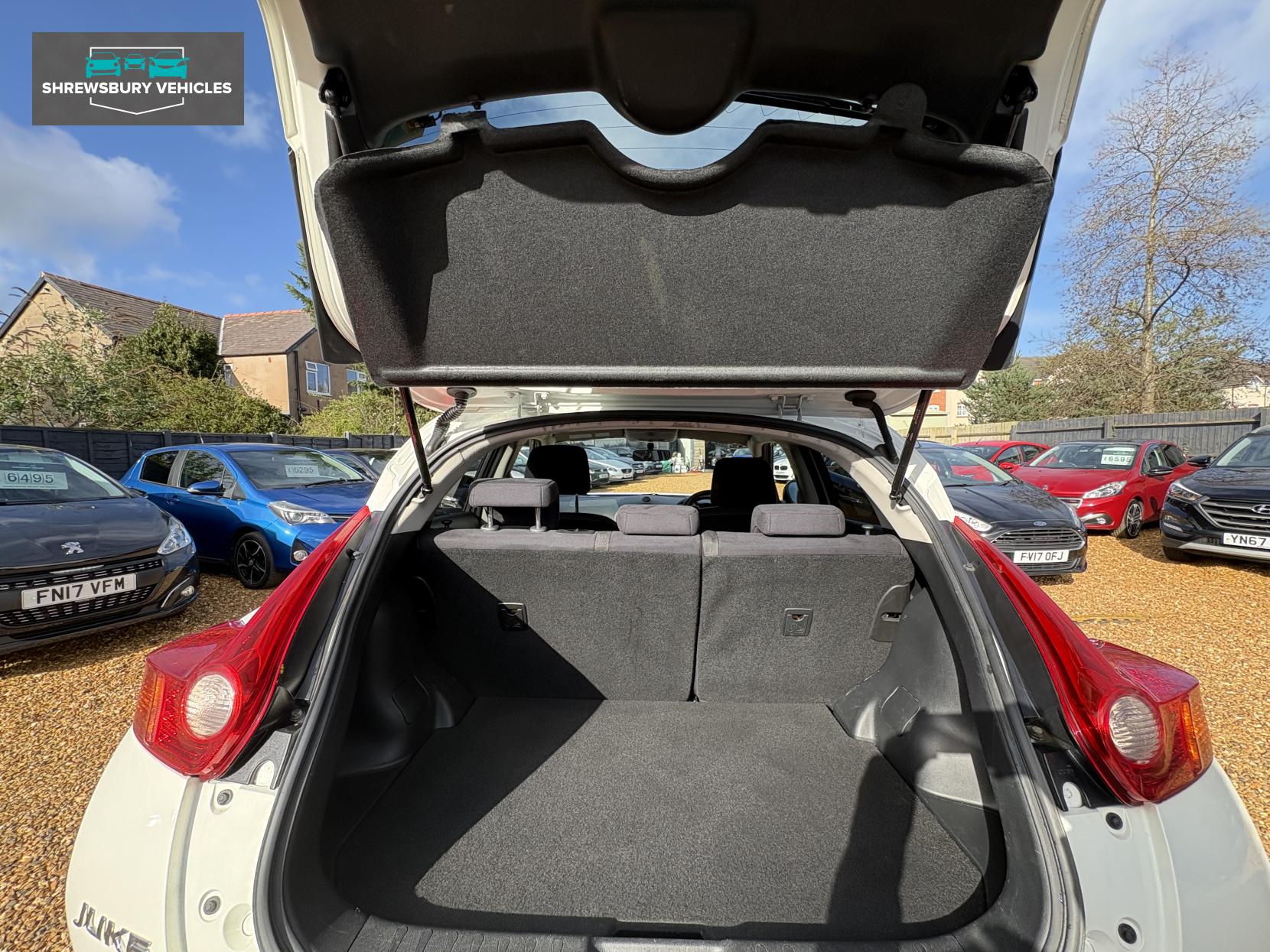 Nissan Juke 1.6 n-tec SUV 5dr Petrol Manual Euro 5 (17in Alloy) (117 ps)