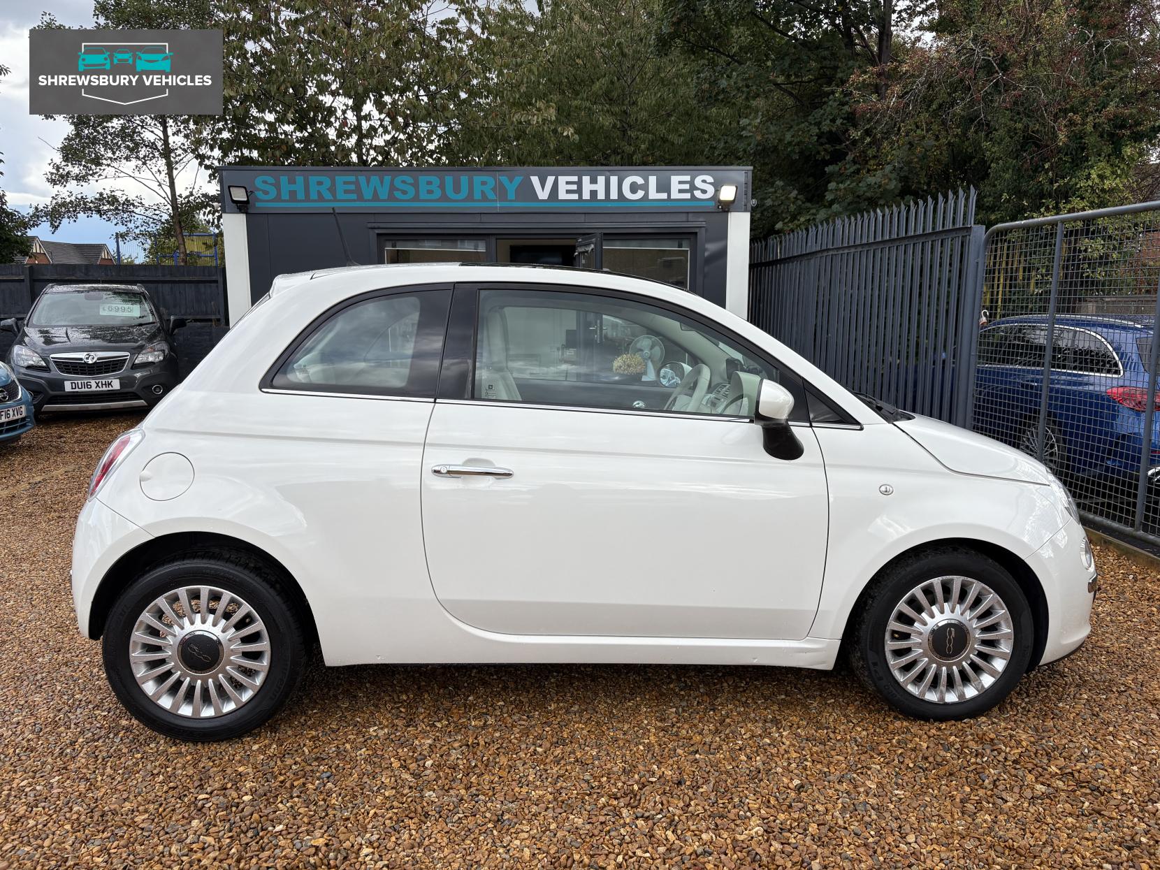 Fiat 500 0.9 TwinAir Lounge Hatchback 3dr Petrol Dualogic Euro 5 (s/s) (85 bhp)