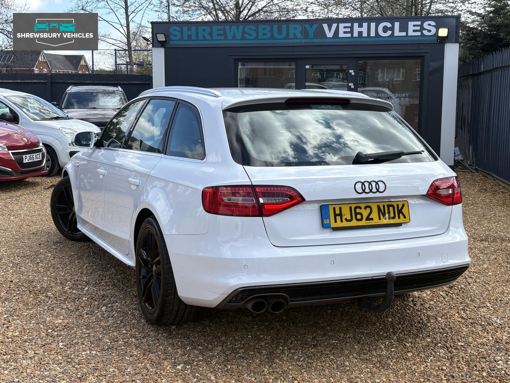 Audi A4 Avant 2.0 TDI S line Estate 5dr Diesel Multitronic Euro 5 (s/s) (177 ps)