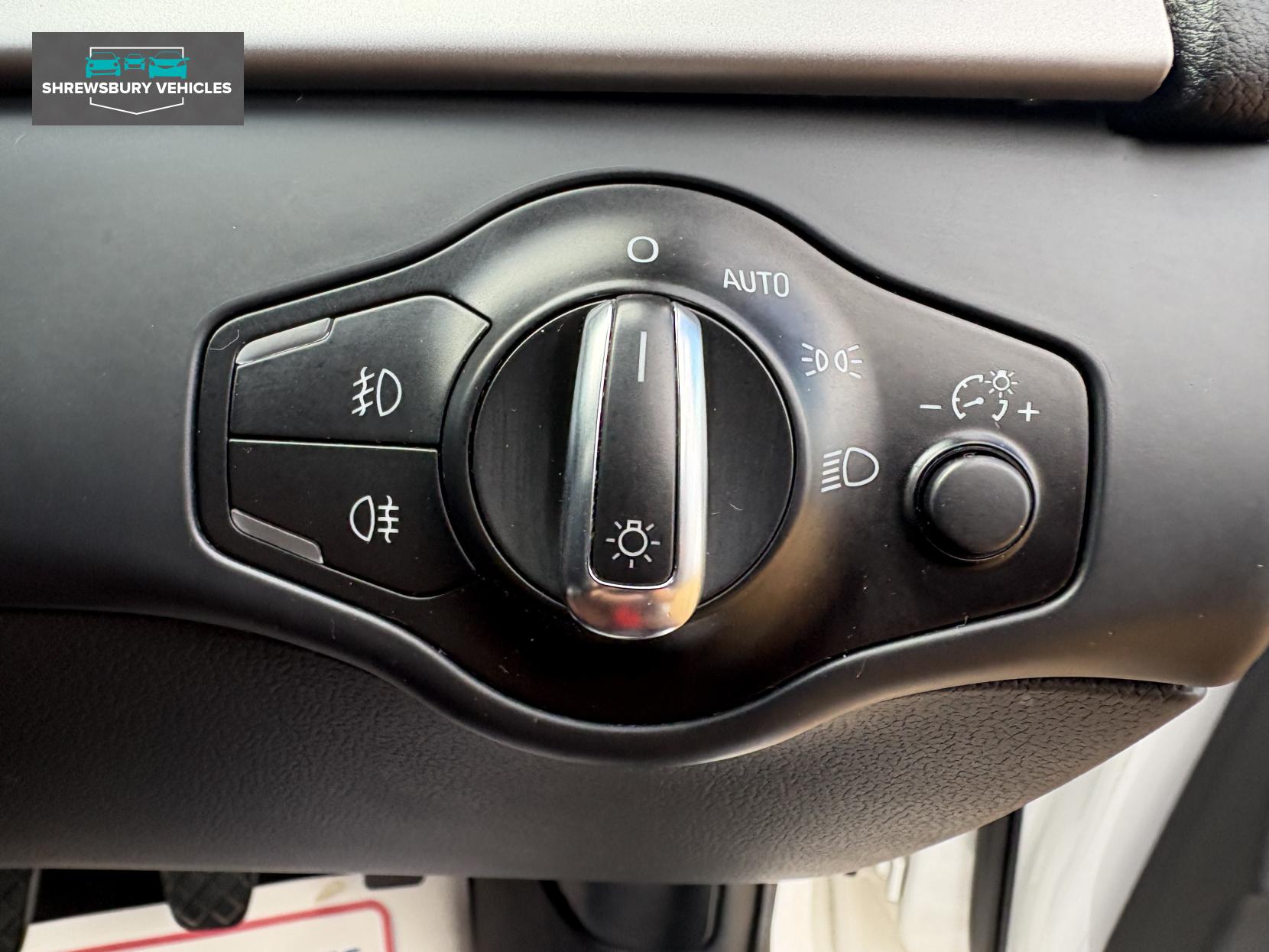 Audi A4 Avant 2.0 TDI S line Estate 5dr Diesel Multitronic Euro 5 (s/s) (177 ps)