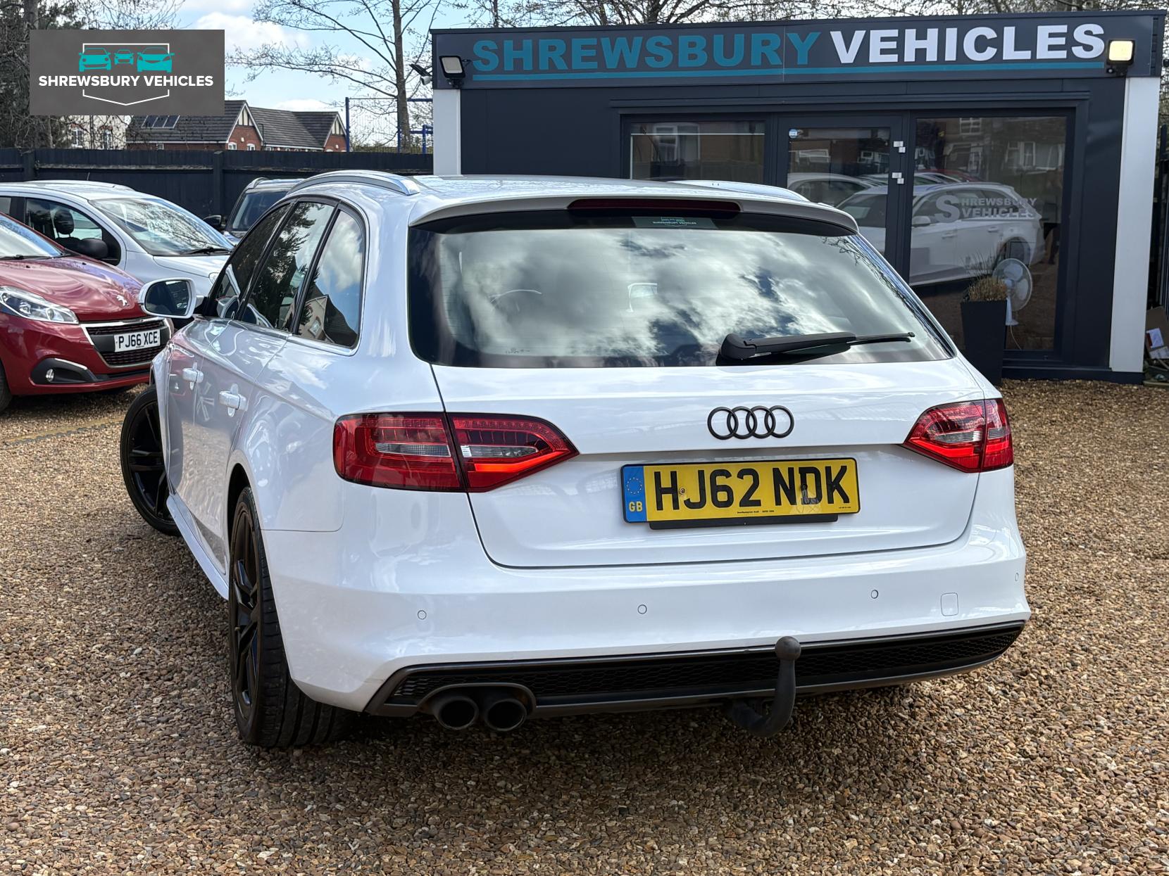 Audi A4 Avant 2.0 TDI S line Estate 5dr Diesel Multitronic Euro 5 (s/s) (177 ps)