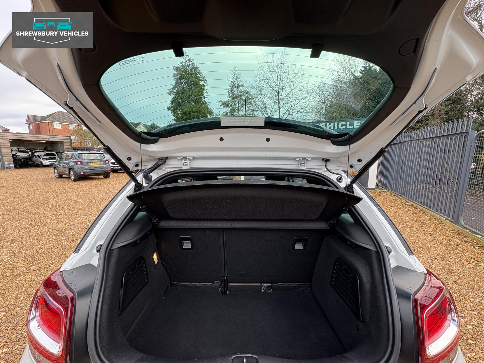 DS AUTOMOBILES DS 3 1.6 THP Ultra Prestige Hatchback 3dr Petrol Manual Euro 6 (s/s) (165 bhp)