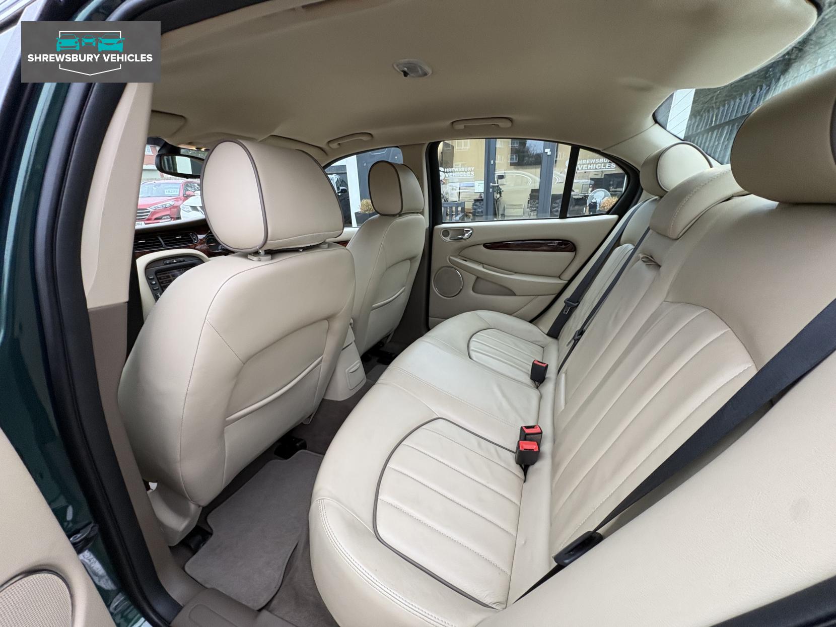 Jaguar X-Type 3.0 V6 Sovereign Saloon 4dr Petrol Automatic (AWD) (249 g/km, 231 bhp)