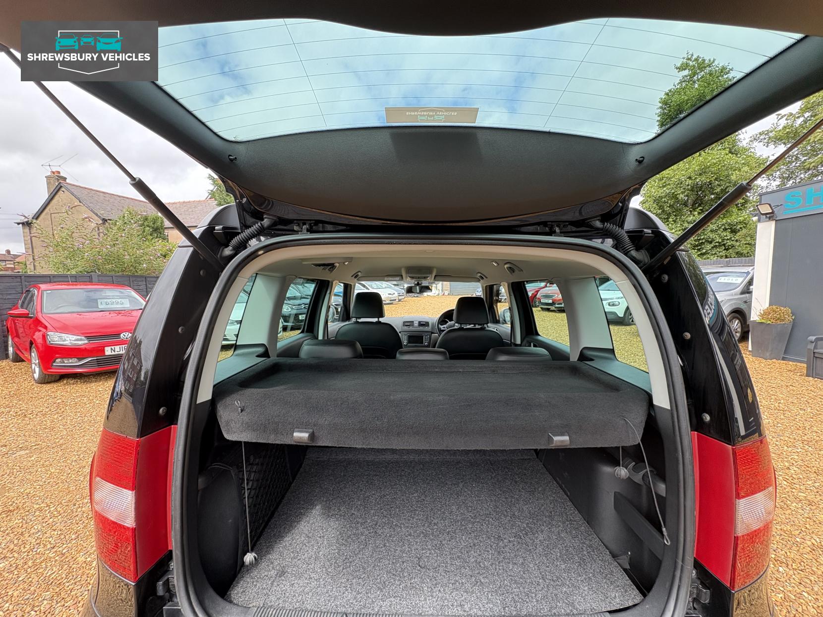 Skoda Yeti 2.0 TDI Elegance Outdoor 5dr Diesel DSG 4WD Euro 5 (140 ps)
