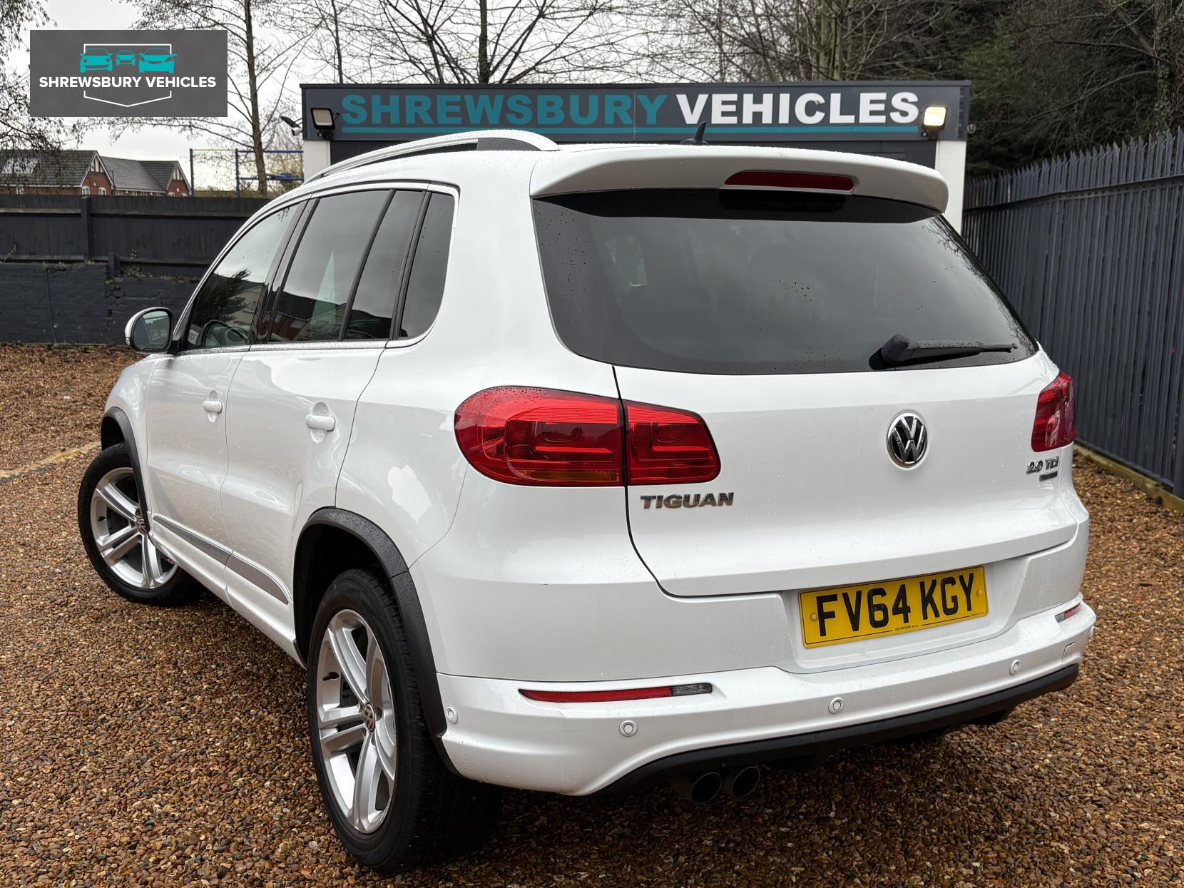 Volkswagen Tiguan 2.0 TDI BlueMotion Tech R-Line SUV 5dr Diesel DSG 4WD Euro 5 (s/s) (Nav) (140 ps)