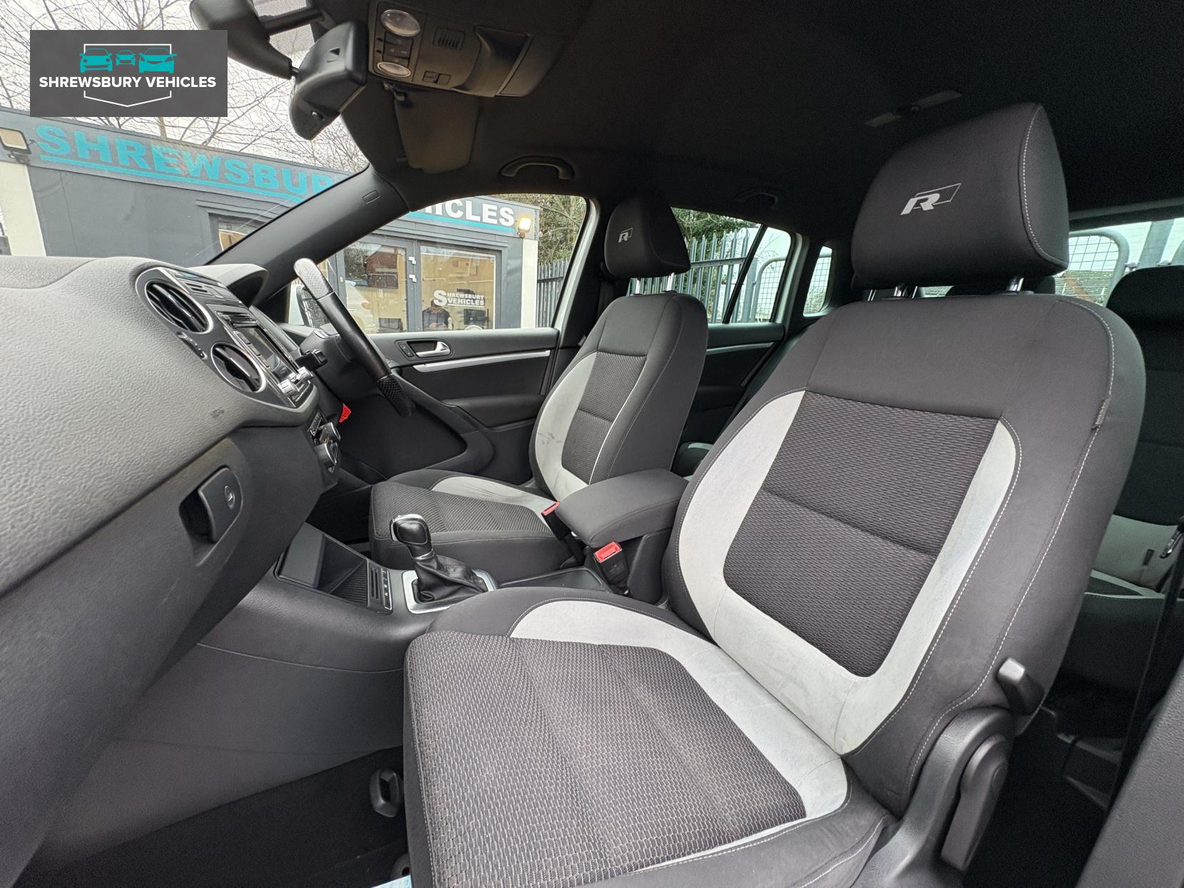 Volkswagen Tiguan 2.0 TDI BlueMotion Tech R-Line SUV 5dr Diesel DSG 4WD Euro 5 (s/s) (Nav) (140 ps)