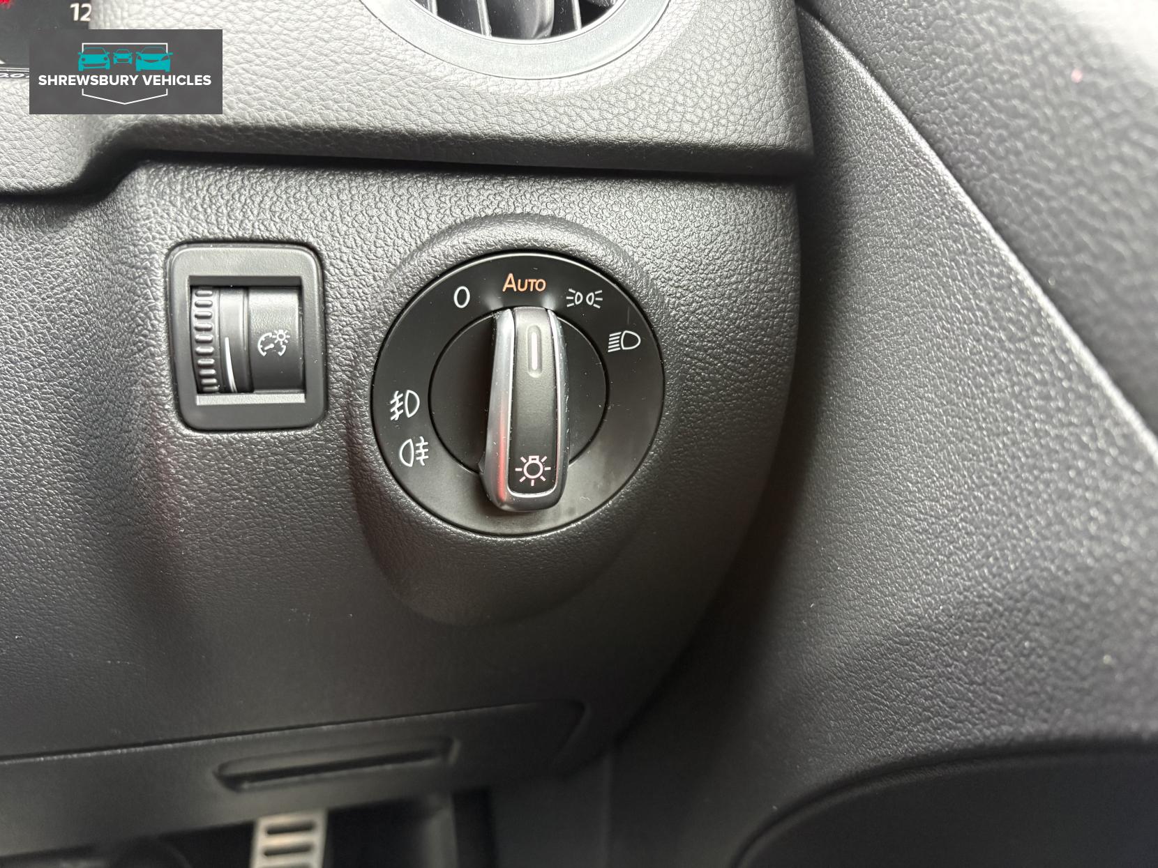 Volkswagen Tiguan 2.0 TDI BlueMotion Tech R-Line SUV 5dr Diesel DSG 4WD Euro 5 (s/s) (Nav) (140 ps)