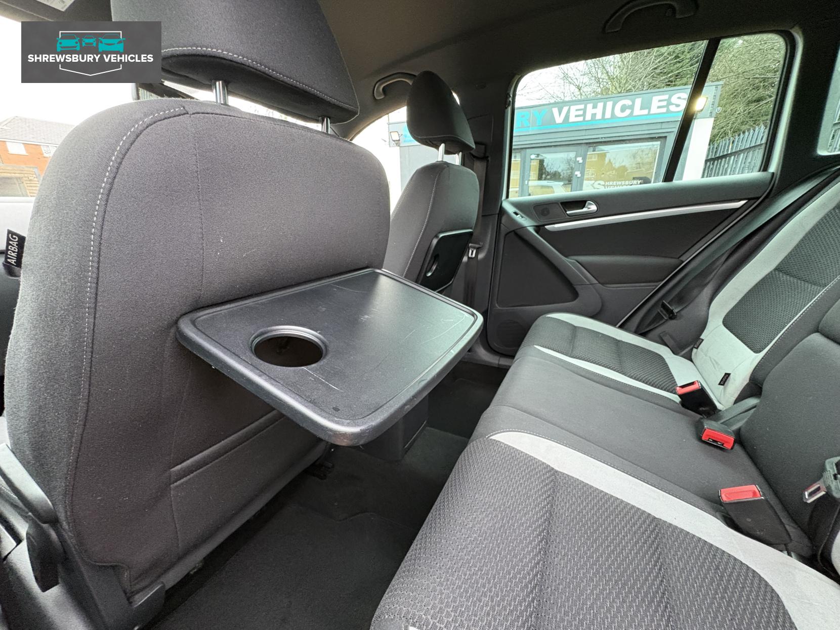 Volkswagen Tiguan 2.0 TDI BlueMotion Tech R-Line SUV 5dr Diesel DSG 4WD Euro 5 (s/s) (Nav) (140 ps)