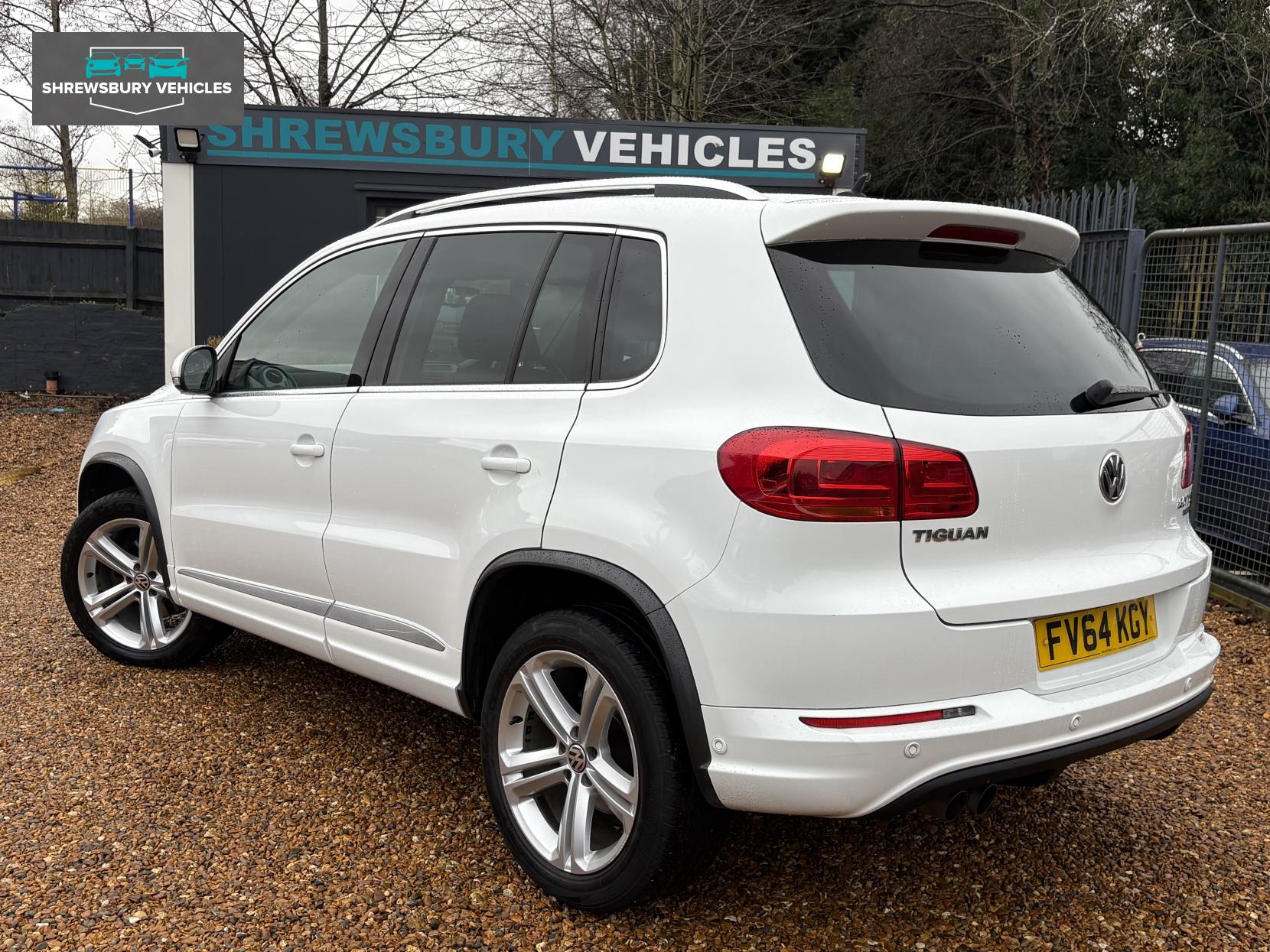 Volkswagen Tiguan 2.0 TDI BlueMotion Tech R-Line SUV 5dr Diesel DSG 4WD Euro 5 (s/s) (Nav) (140 ps)