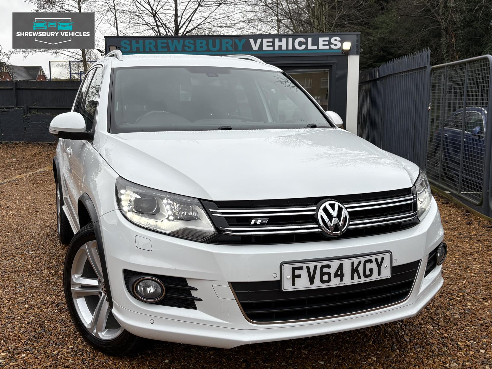 Volkswagen Tiguan 2.0 TDI BlueMotion Tech R-Line SUV 5dr Diesel DSG 4WD Euro 5 (s/s) (Nav) (140 ps)