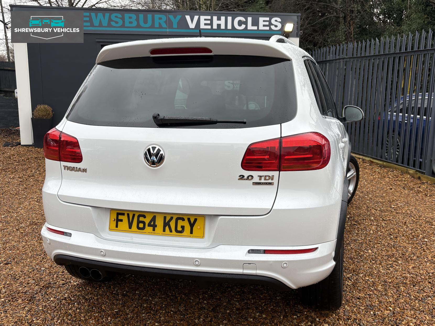 Volkswagen Tiguan 2.0 TDI BlueMotion Tech R-Line SUV 5dr Diesel DSG 4WD Euro 5 (s/s) (Nav) (140 ps)