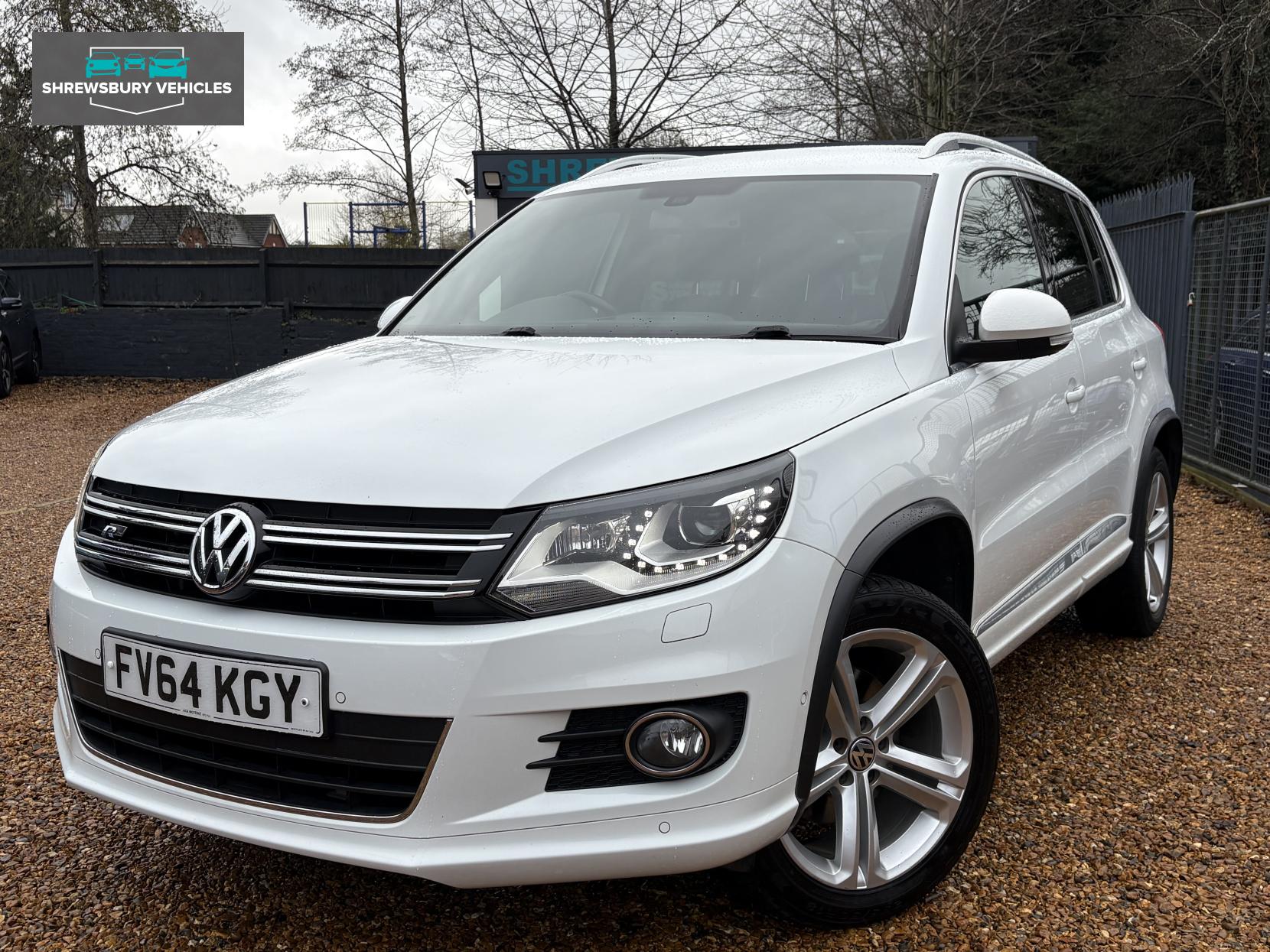 Volkswagen Tiguan 2.0 TDI BlueMotion Tech R-Line SUV 5dr Diesel DSG 4WD Euro 5 (s/s) (Nav) (140 ps)