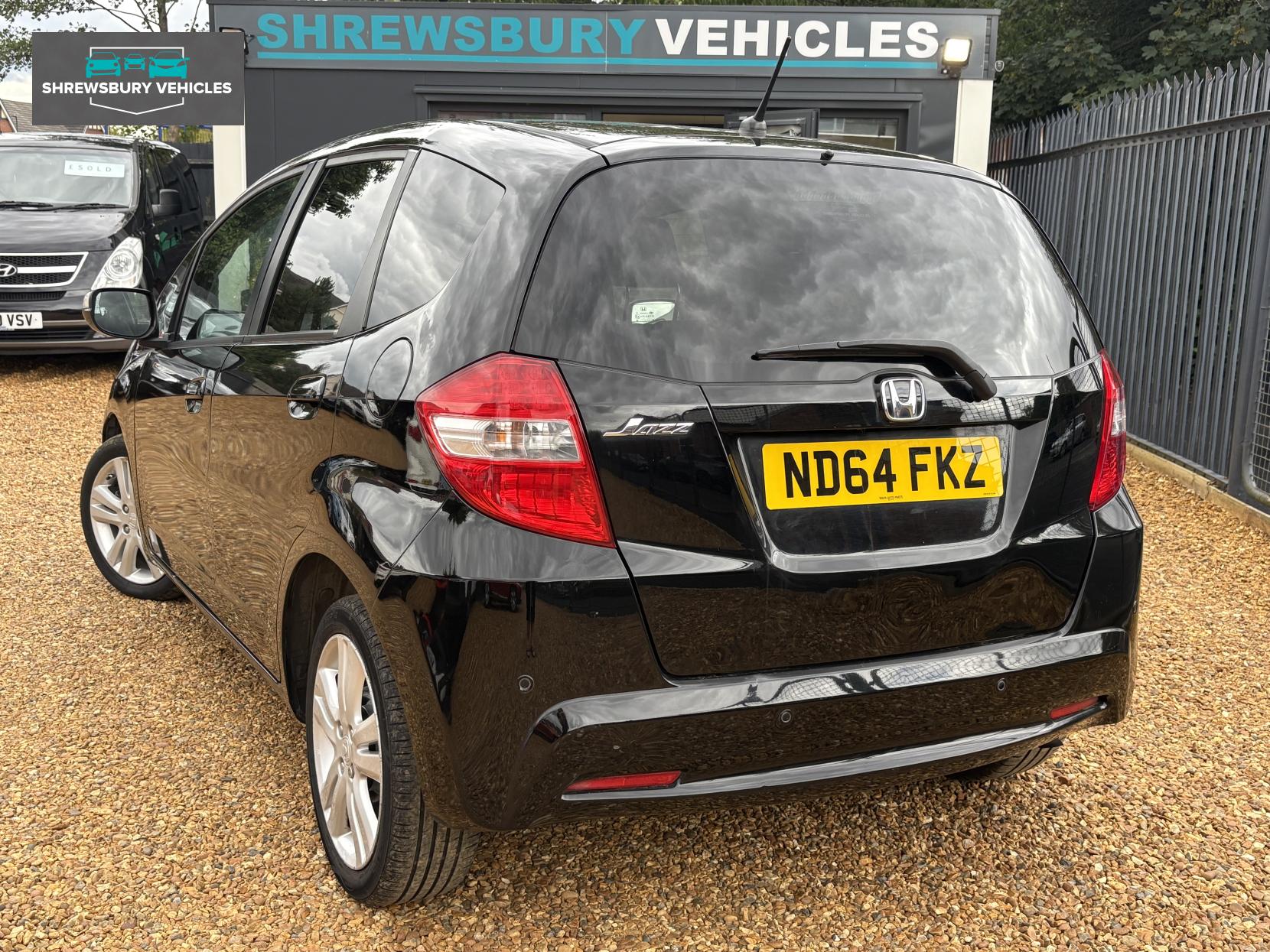 Honda Jazz 1.4 i-VTEC ES Plus Hatchback 5dr Petrol CVT Euro 5 (99 ps)