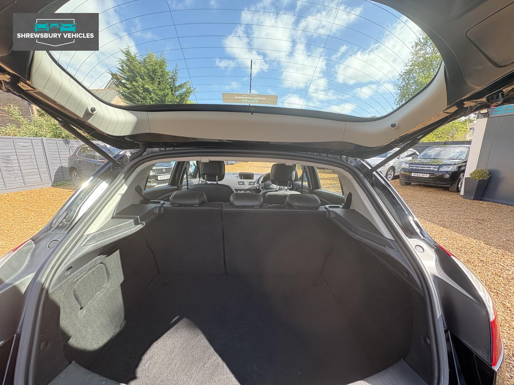 Renault Megane 1.2 TCe ENERGY Dynamique TomTom Hatchback 5dr Petrol Manual Euro 5 (s/s) (115 ps)