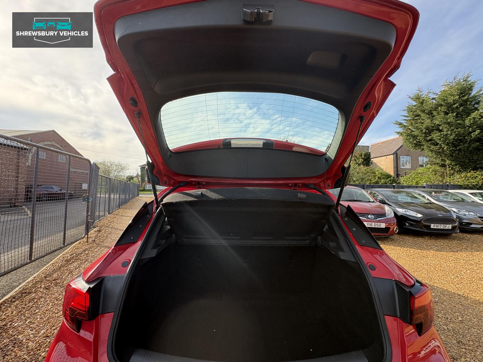 Vauxhall Astra 1.0i Turbo ecoFLEX SRi Nav Hatchback 5dr Petrol Manual Euro 6 (s/s) (105 ps)