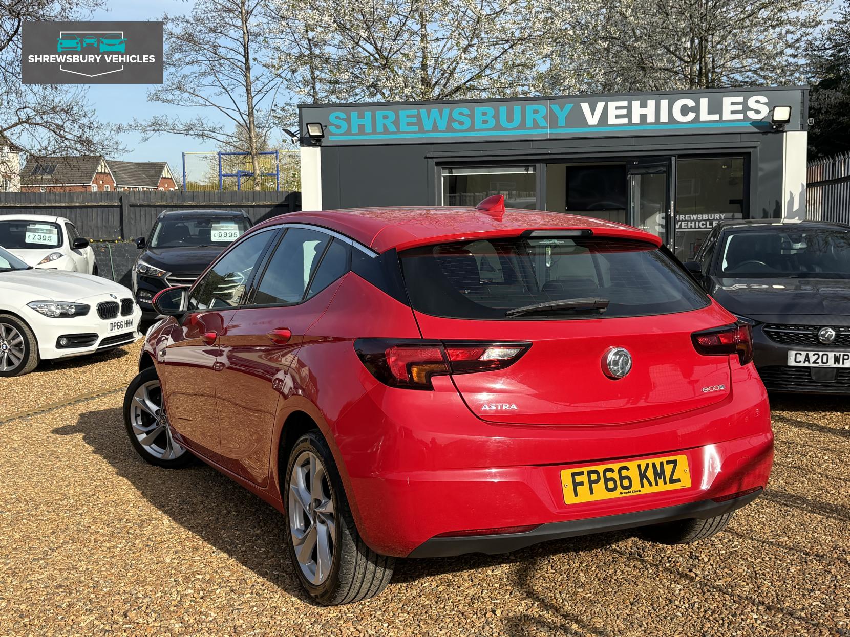 Vauxhall Astra 1.0i Turbo ecoFLEX SRi Nav Hatchback 5dr Petrol Manual Euro 6 (s/s) (105 ps)