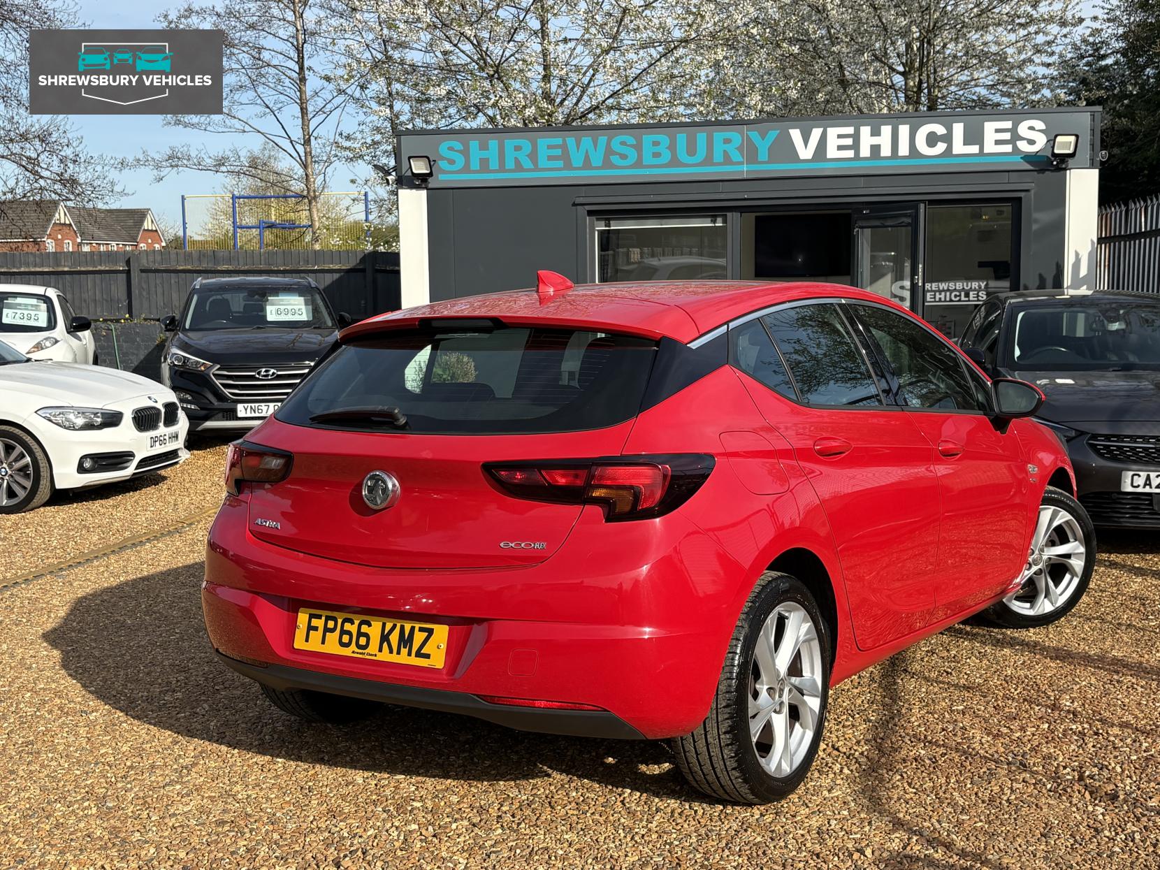 Vauxhall Astra 1.0i Turbo ecoFLEX SRi Nav Hatchback 5dr Petrol Manual Euro 6 (s/s) (105 ps)