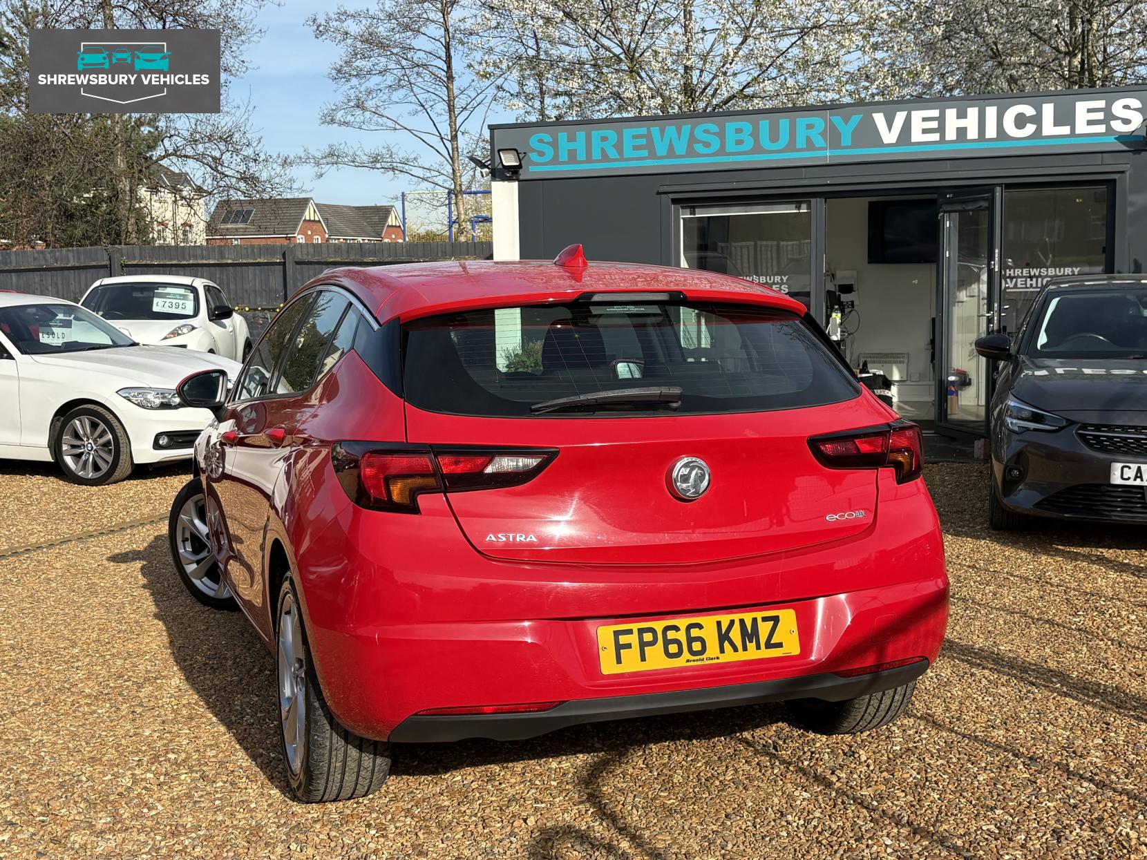 Vauxhall Astra 1.0i Turbo ecoFLEX SRi Nav Hatchback 5dr Petrol Manual Euro 6 (s/s) (105 ps)