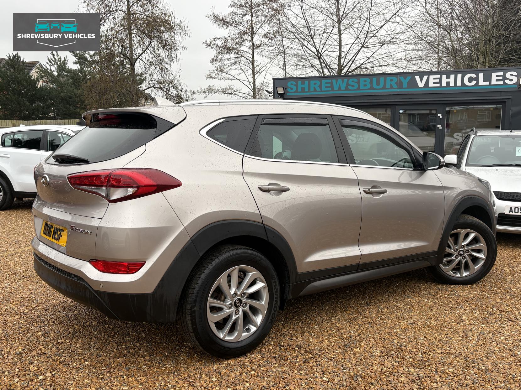 Hyundai TUCSON 1.7 CRDi Blue Drive Premium SUV 5dr Diesel Manual Euro 6 (s/s) (116 ps)