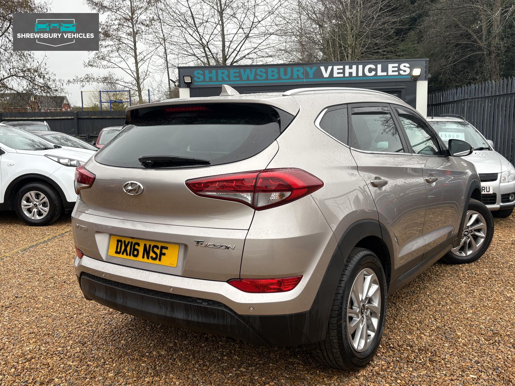 Hyundai TUCSON 1.7 CRDi Blue Drive Premium SUV 5dr Diesel Manual Euro 6 (s/s) (116 ps)