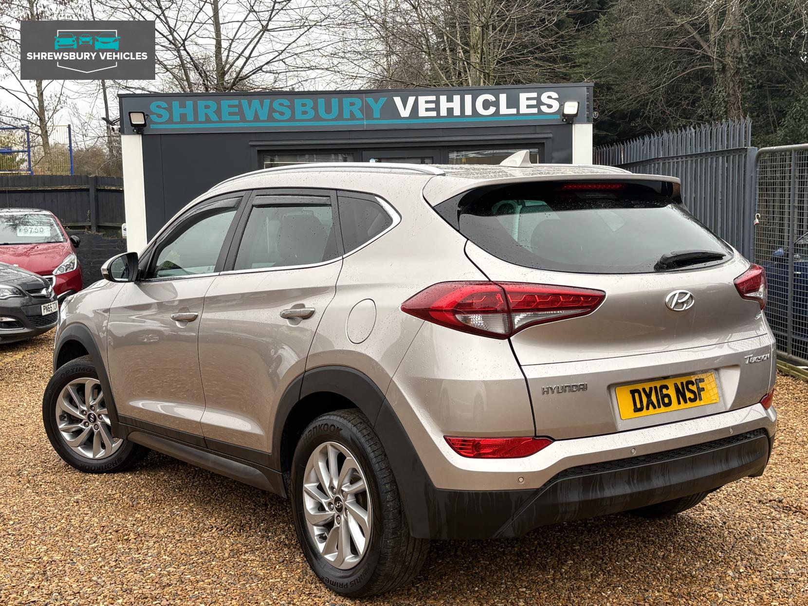 Hyundai TUCSON 1.7 CRDi Blue Drive Premium SUV 5dr Diesel Manual Euro 6 (s/s) (116 ps)