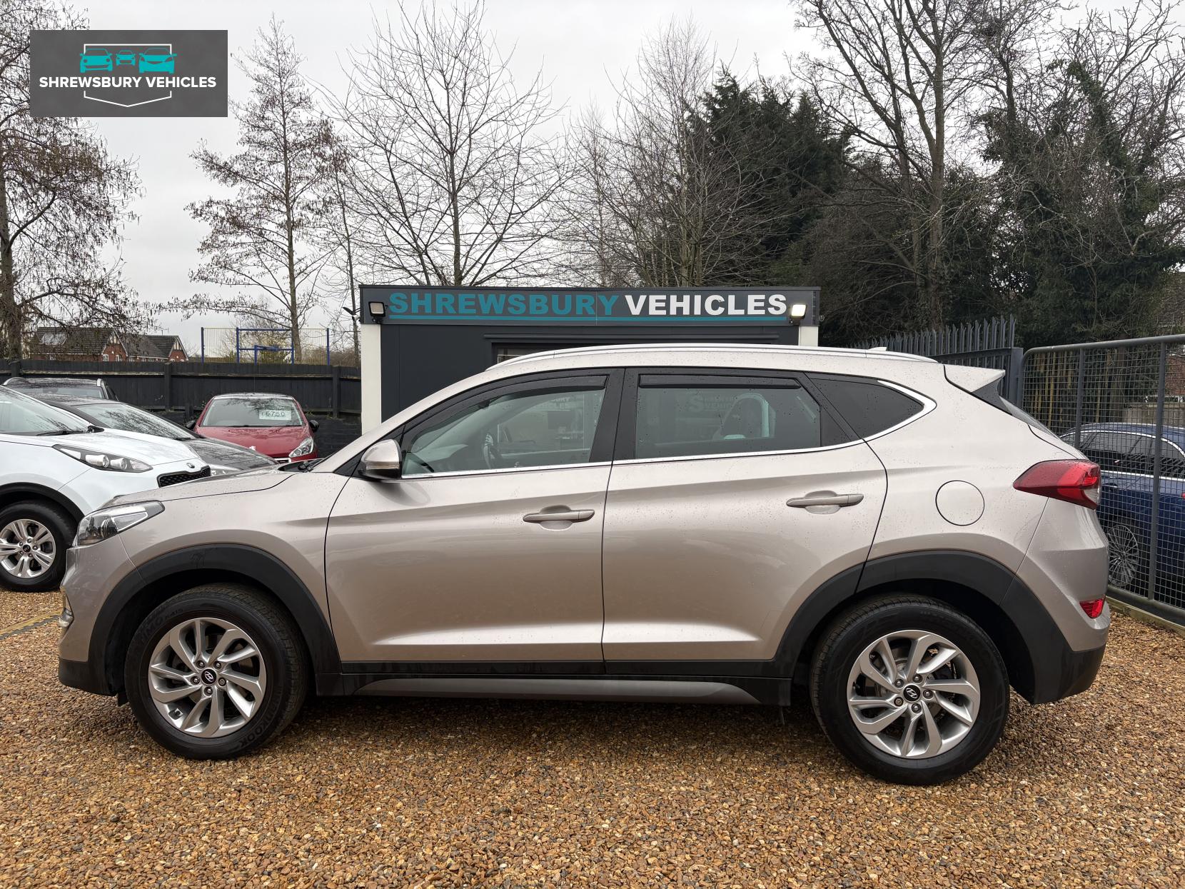 Hyundai TUCSON 1.7 CRDi Blue Drive Premium SUV 5dr Diesel Manual Euro 6 (s/s) (116 ps)