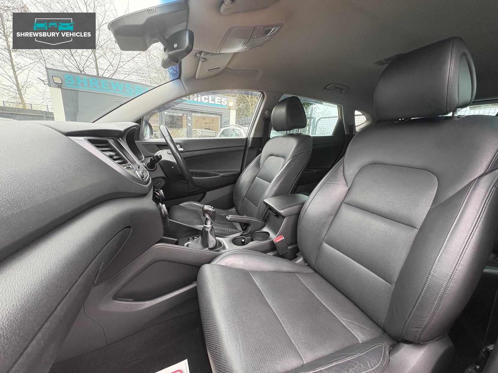 Hyundai TUCSON 1.7 CRDi Blue Drive Premium SUV 5dr Diesel Manual Euro 6 (s/s) (116 ps)