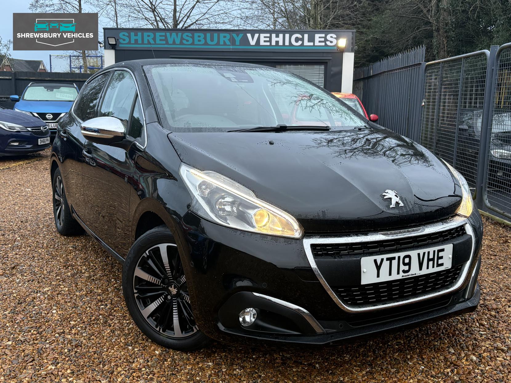 Peugeot 208 1.2 PureTech Tech Edition Hatchback 5dr Petrol Manual Euro 6 (s/s) (82 ps)