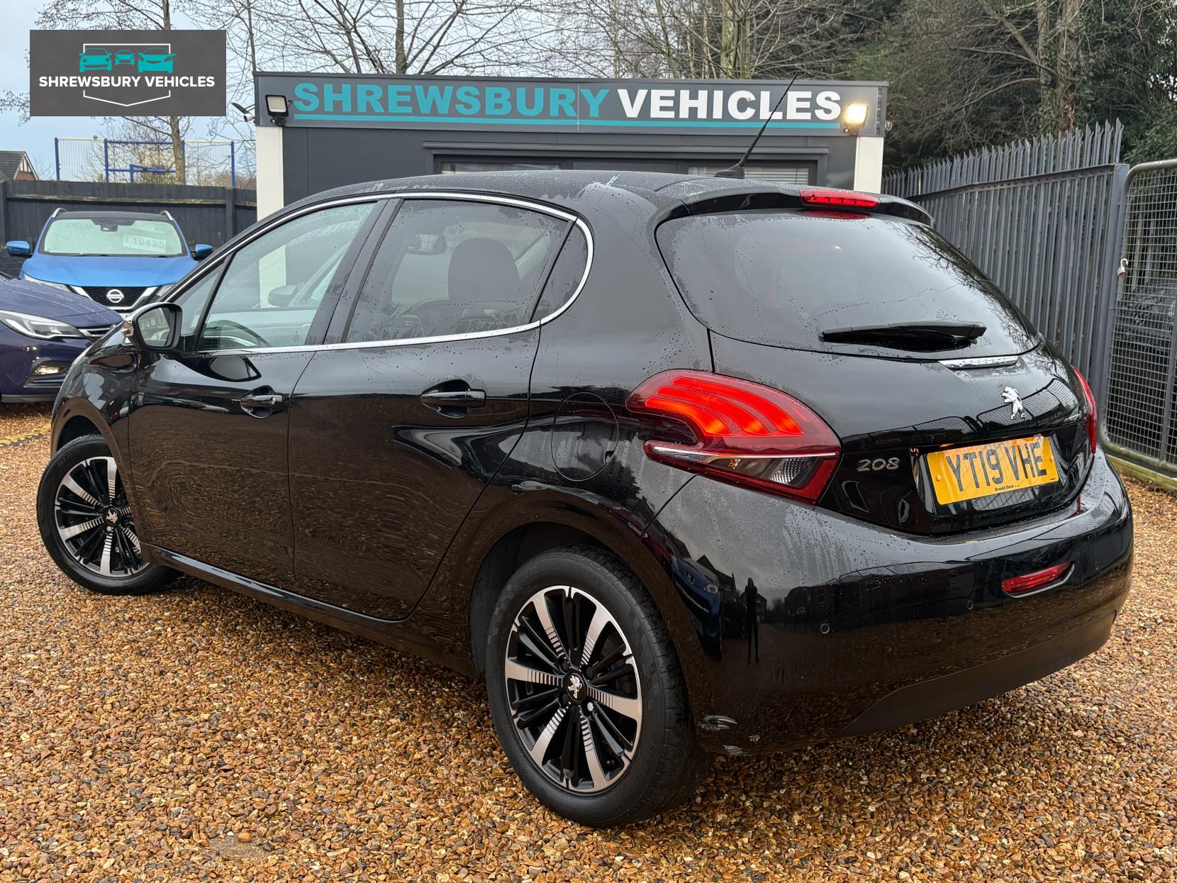 Peugeot 208 1.2 PureTech Tech Edition Hatchback 5dr Petrol Manual Euro 6 (s/s) (82 ps)