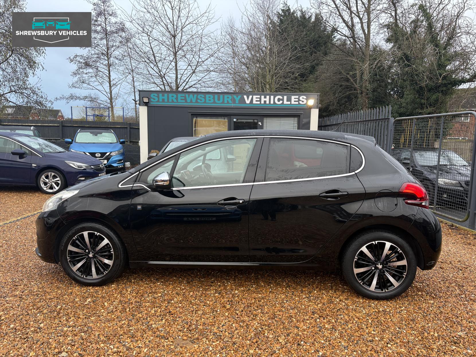 Peugeot 208 1.2 PureTech Tech Edition Hatchback 5dr Petrol Manual Euro 6 (s/s) (82 ps)