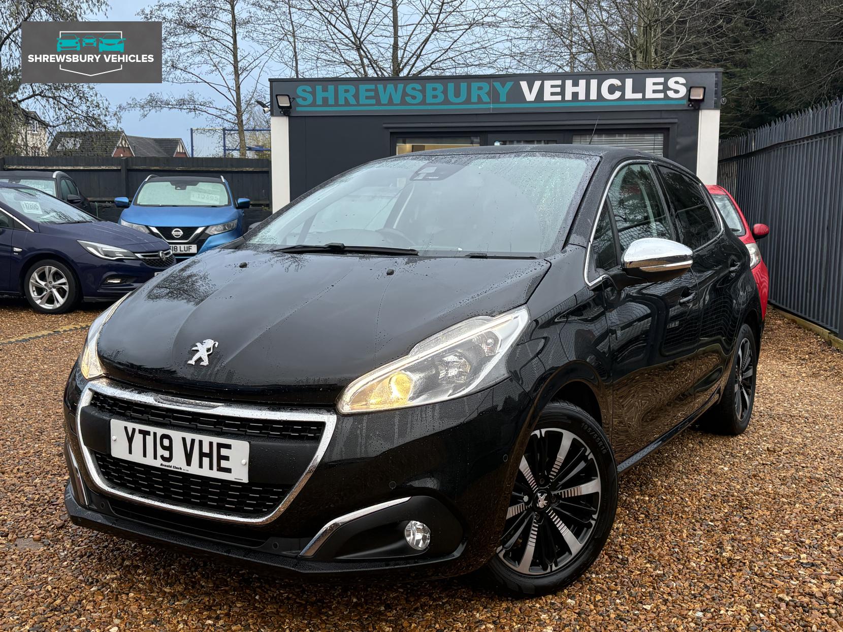 Peugeot 208 1.2 PureTech Tech Edition Hatchback 5dr Petrol Manual Euro 6 (s/s) (82 ps)