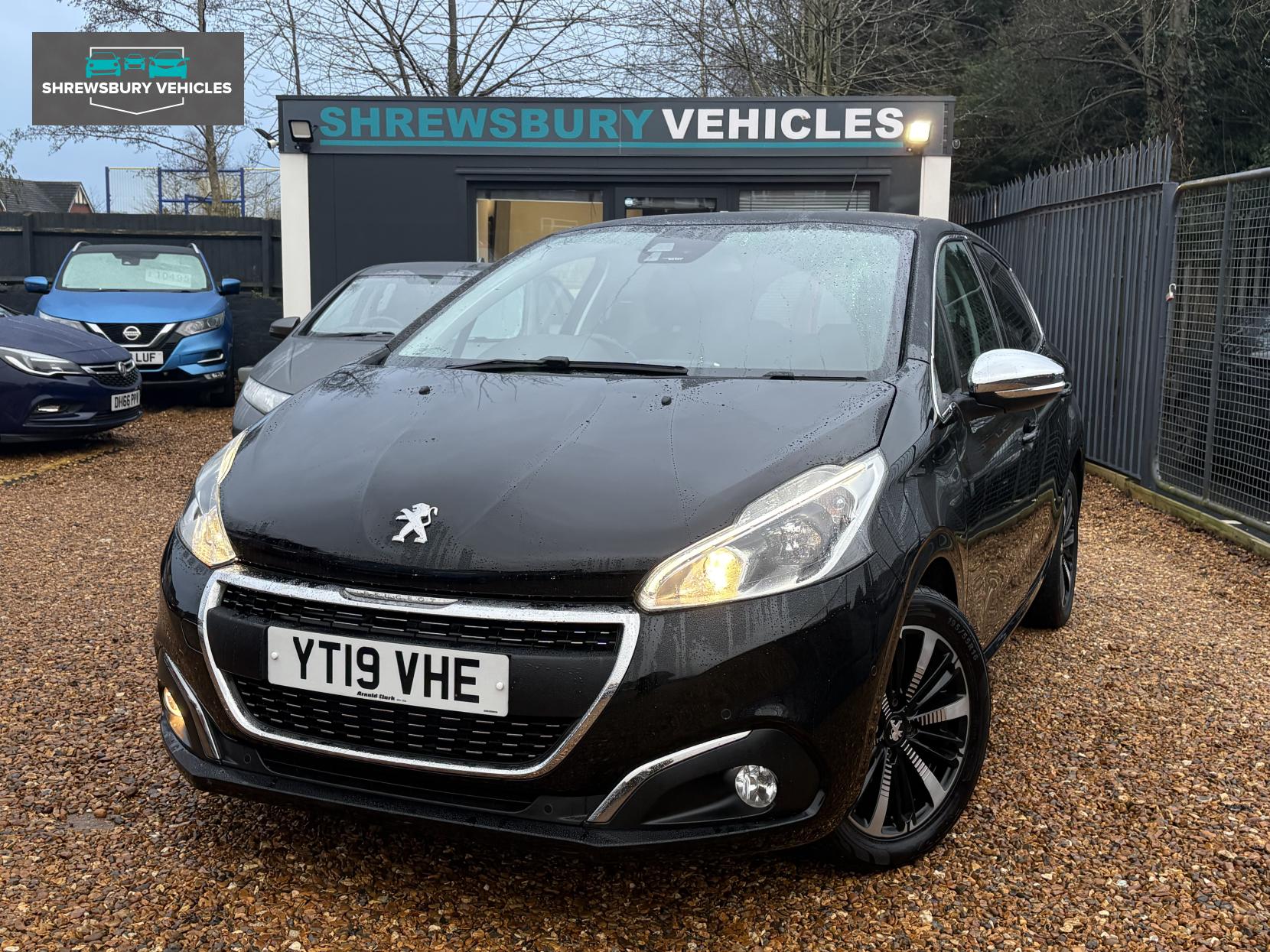 Peugeot 208 1.2 PureTech Tech Edition Hatchback 5dr Petrol Manual Euro 6 (s/s) (82 ps)