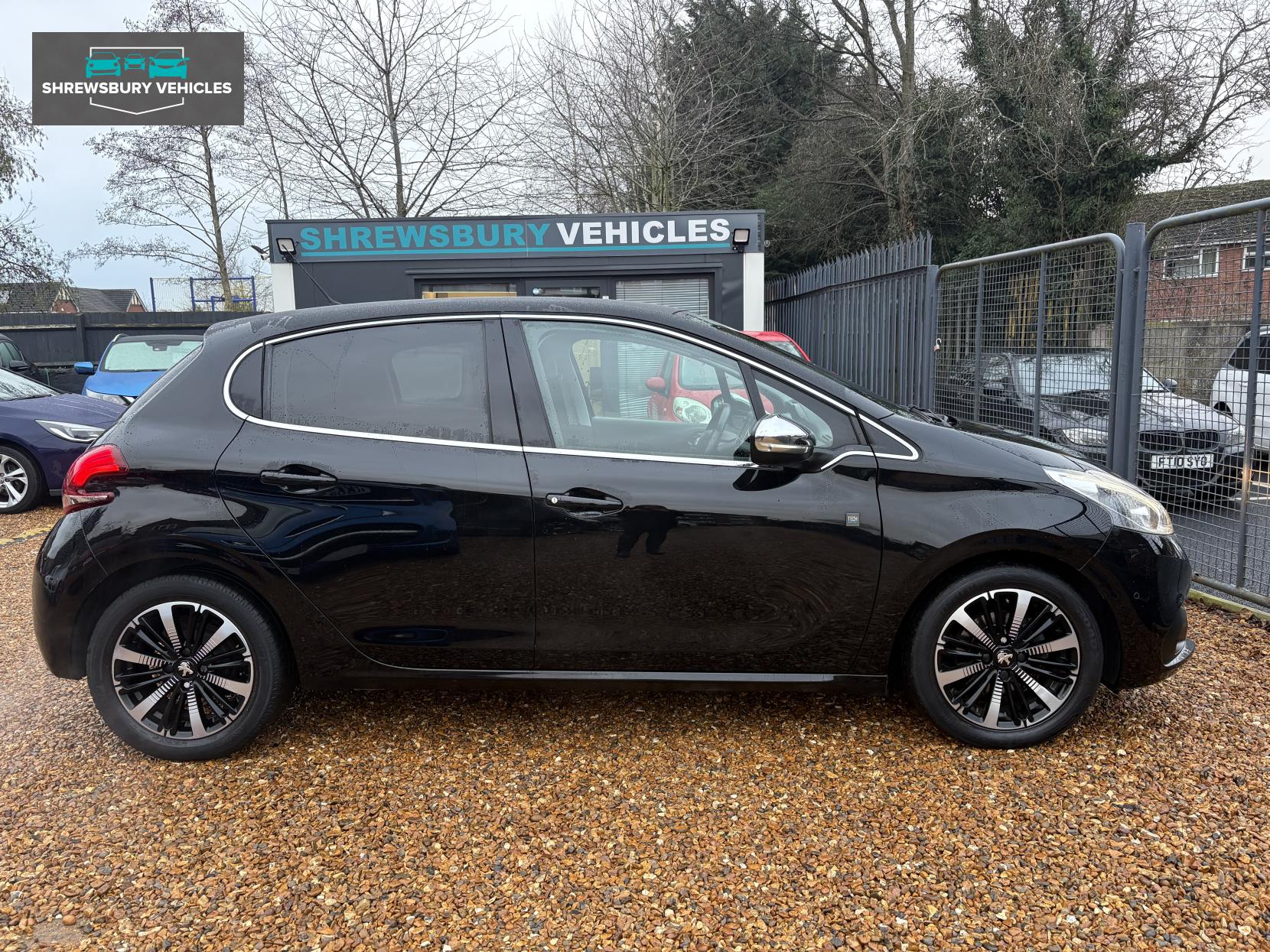 Peugeot 208 1.2 PureTech Tech Edition Hatchback 5dr Petrol Manual Euro 6 (s/s) (82 ps)