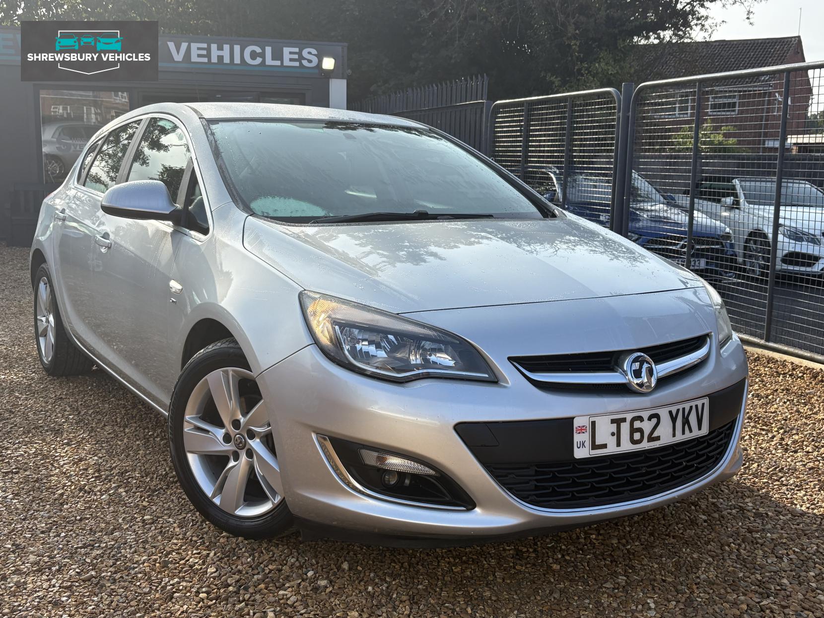 Vauxhall Astra 1.6 16v SRi Hatchback 5dr Petrol Manual Euro 5 (115 ps)