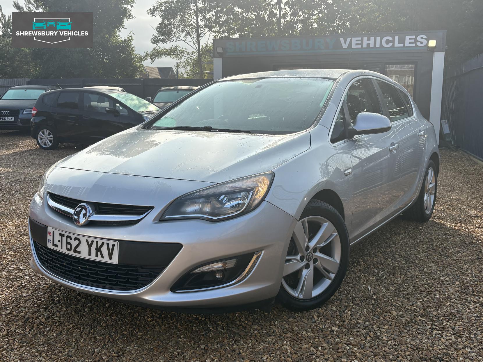 Vauxhall Astra 1.6 16v SRi Hatchback 5dr Petrol Manual Euro 5 (115 ps)